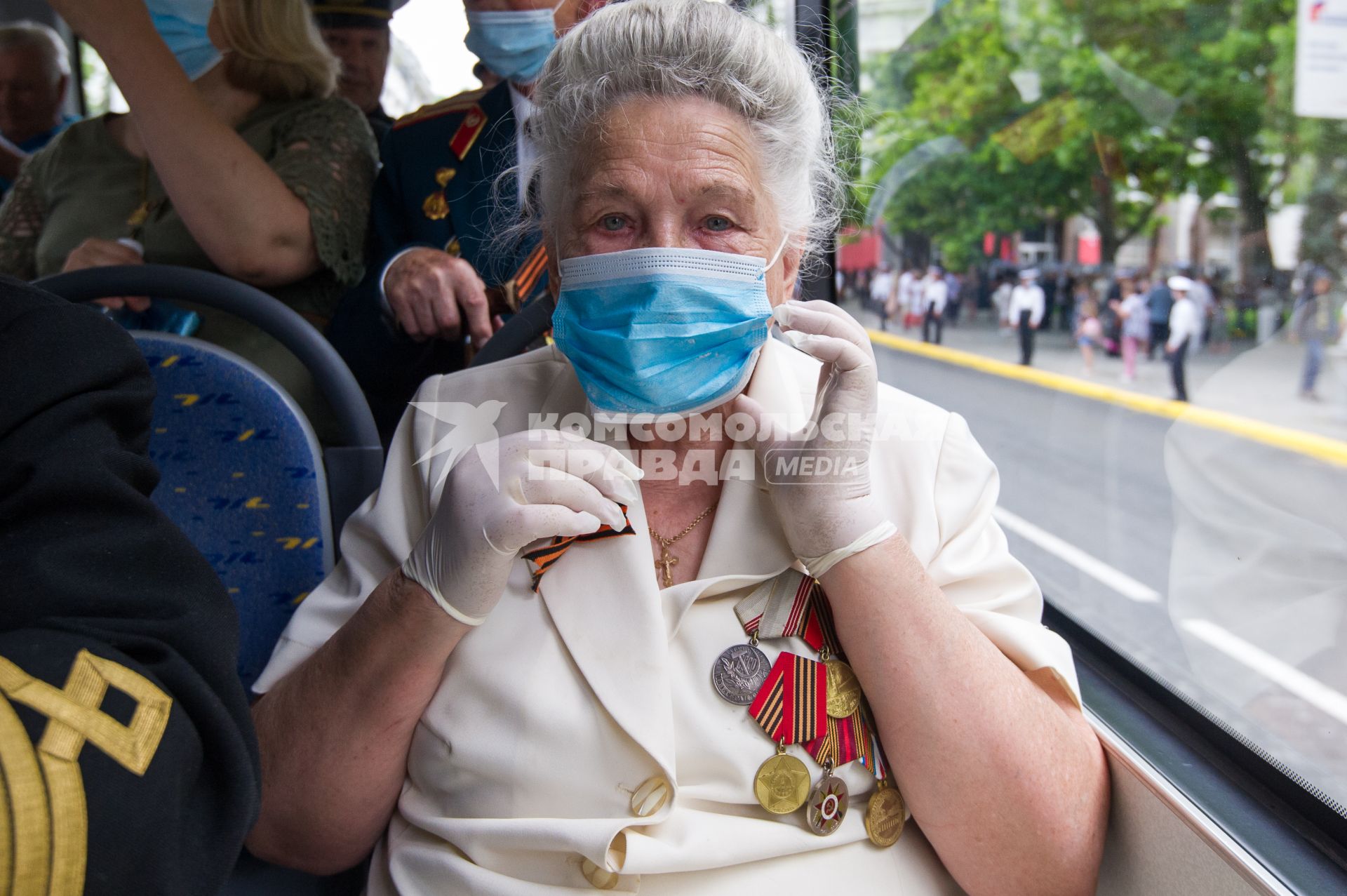 Крым, Севастополь.  Ветераны ВОВ  на военном параде в ознаменование 75-летия Победы в Великой Отечественной войне 1941-1945 годов.