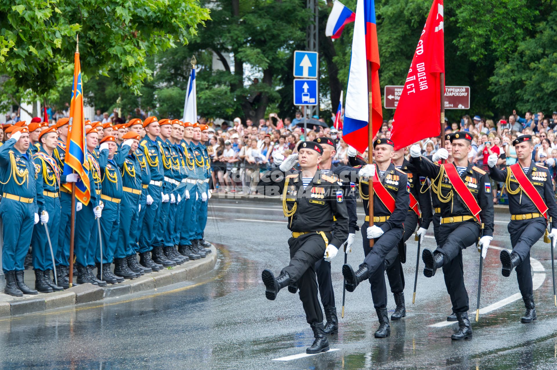 Крым, Севастополь.  Военнослужащие парадных расчетов на военном параде в ознаменование 75-летия Победы в Великой Отечественной войне 1941-1945 годов.