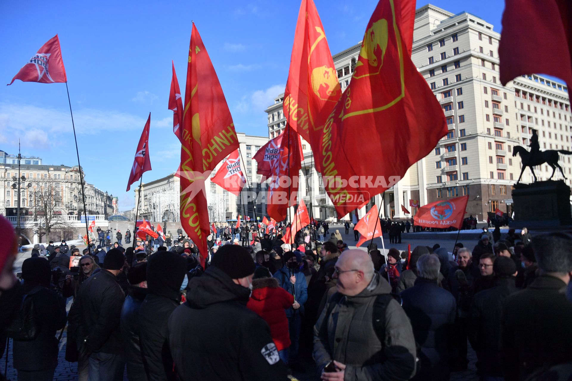 Москва. Перед началом церемонии возложения венков и цветов к месту захоронения Иосифа Виссарионовича Сталина у Кремлевской стены.