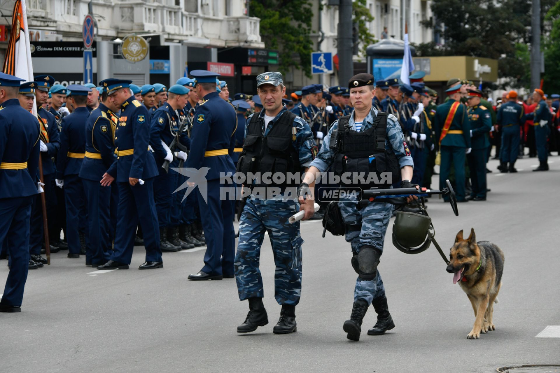 Новороссийск. Военный парад в ознаменование 75-летия Победы в Великой Отечественной войне 1941-1945 годов.