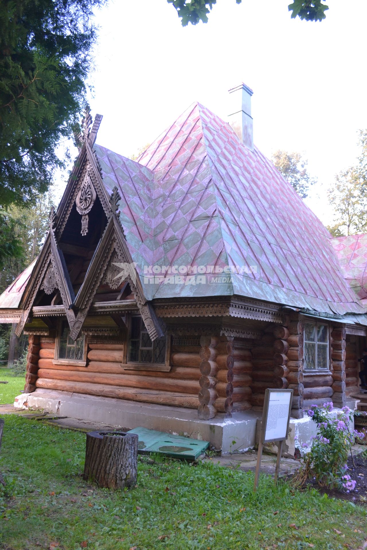 Московская область, с. Абрамцево. Баня-теремок на территории музея-заповедника  `Абрамцево`.