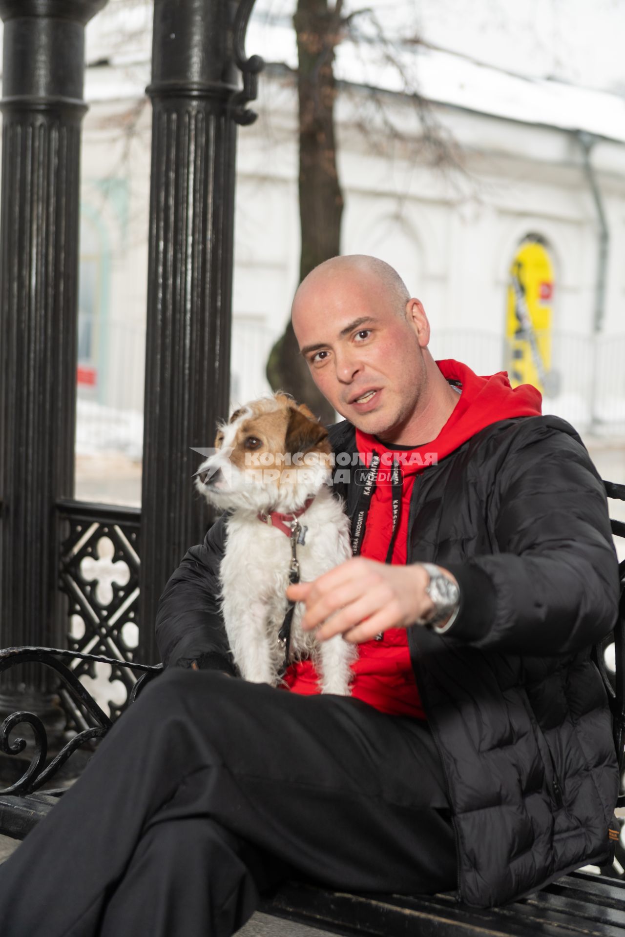 Москва. Телеведущий, актёр Антон Привольнов.