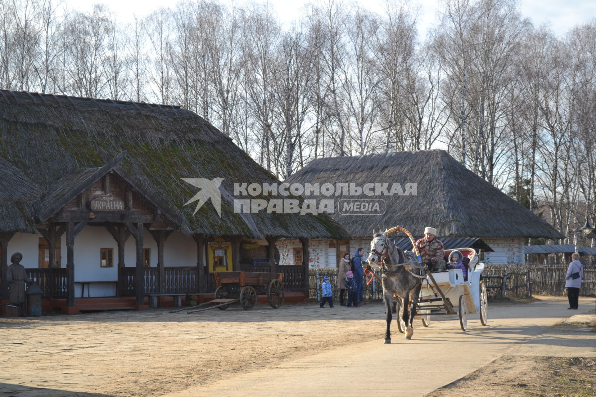 Калужская область. Культурно-образовательном центре `Этномир`. Украинский хутор.