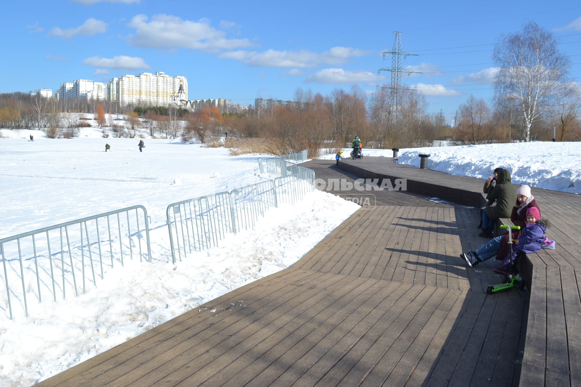 Москва.  Ландшафтный парк `Митино`.