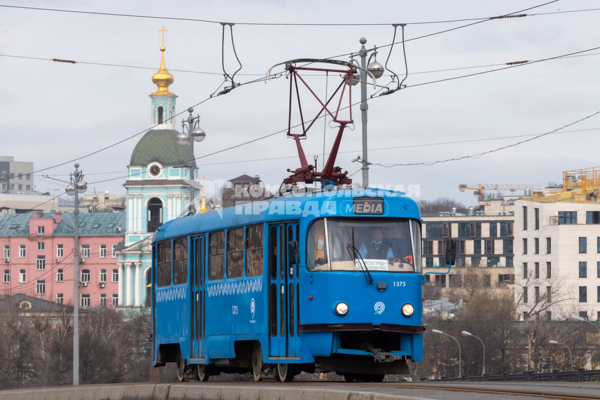Москва. Трамвай на Большом Устьинском мосту.