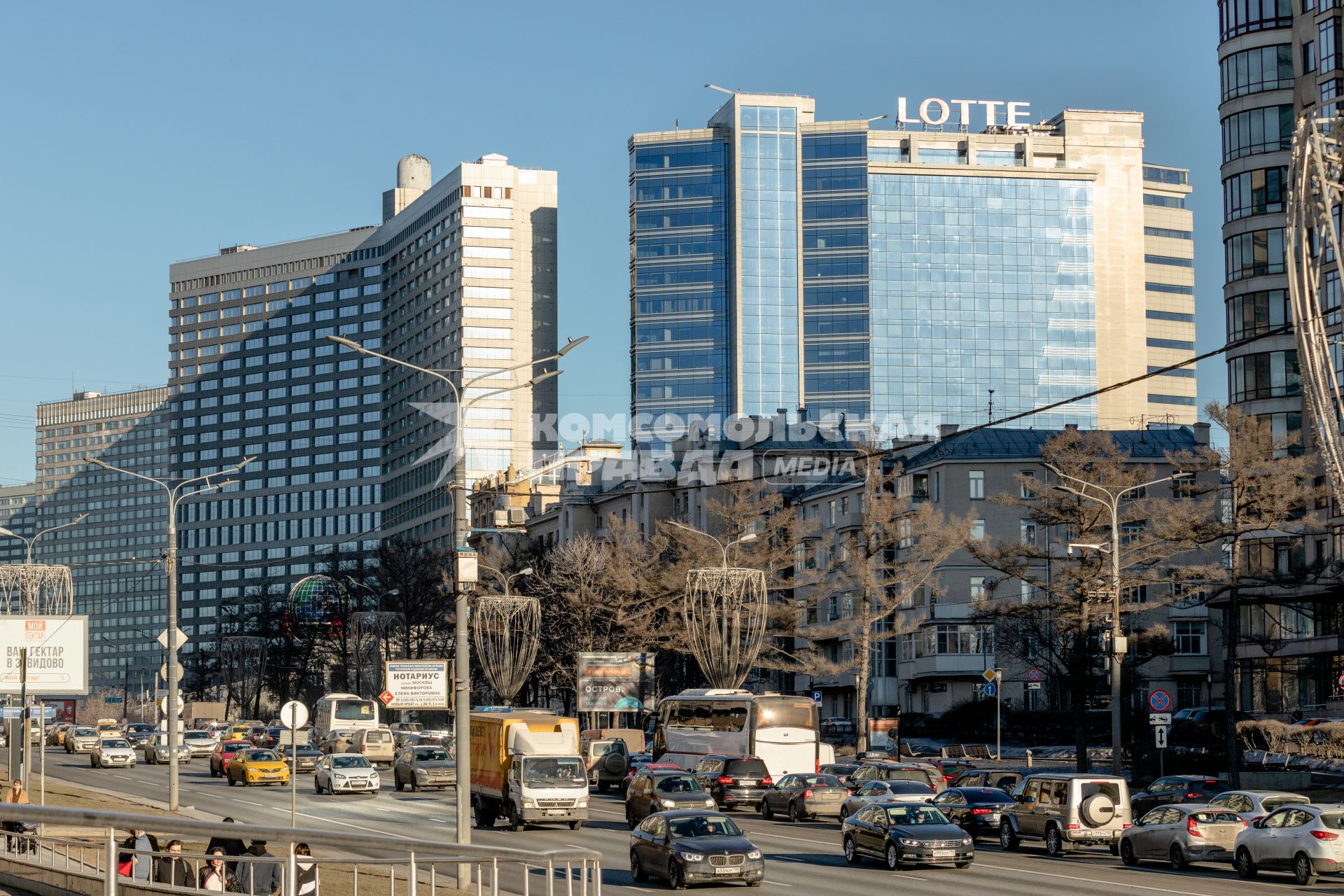 Москва. Автомобильное движение на Новом Арбате.