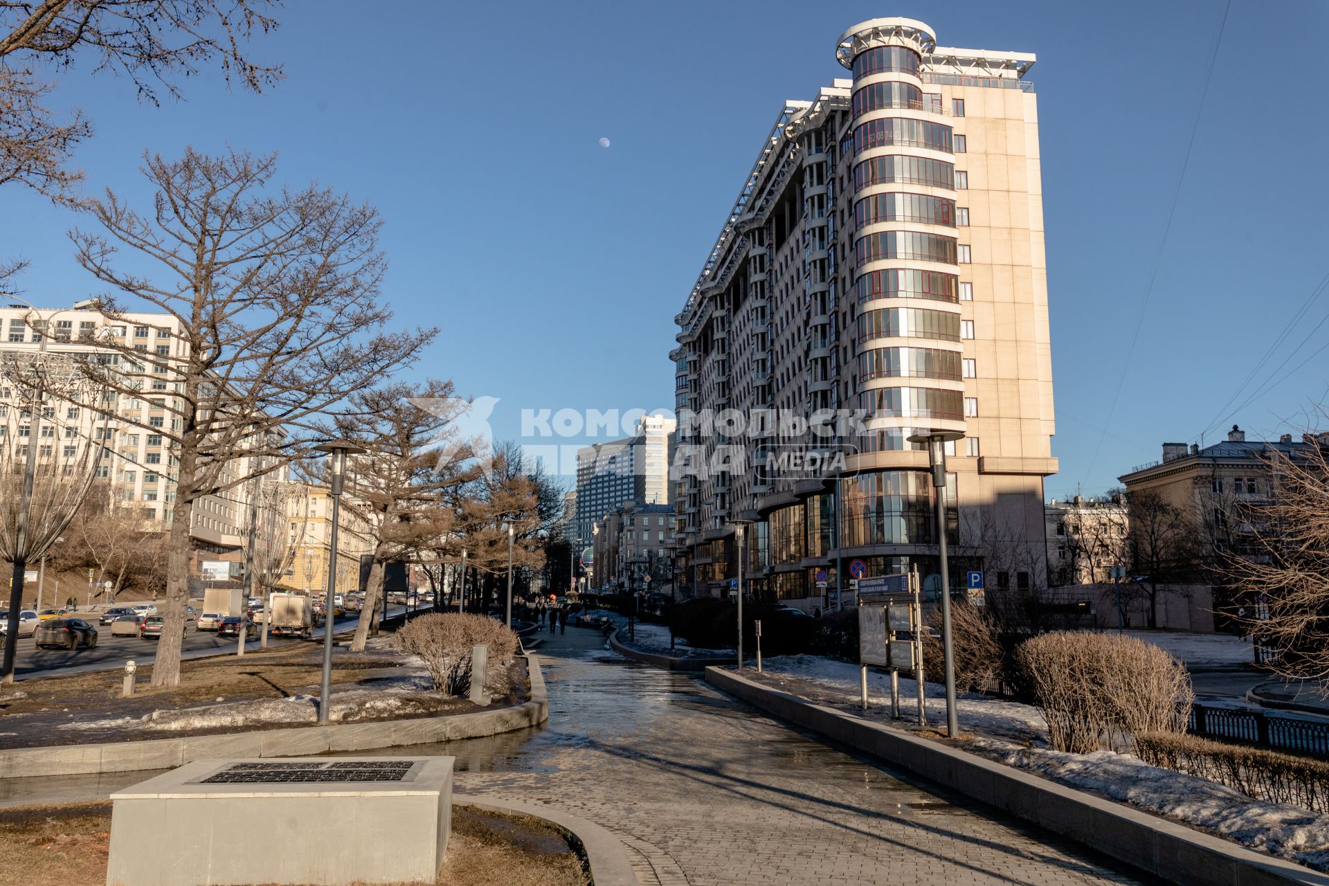 Москва. В сквере на Новом Арбате.