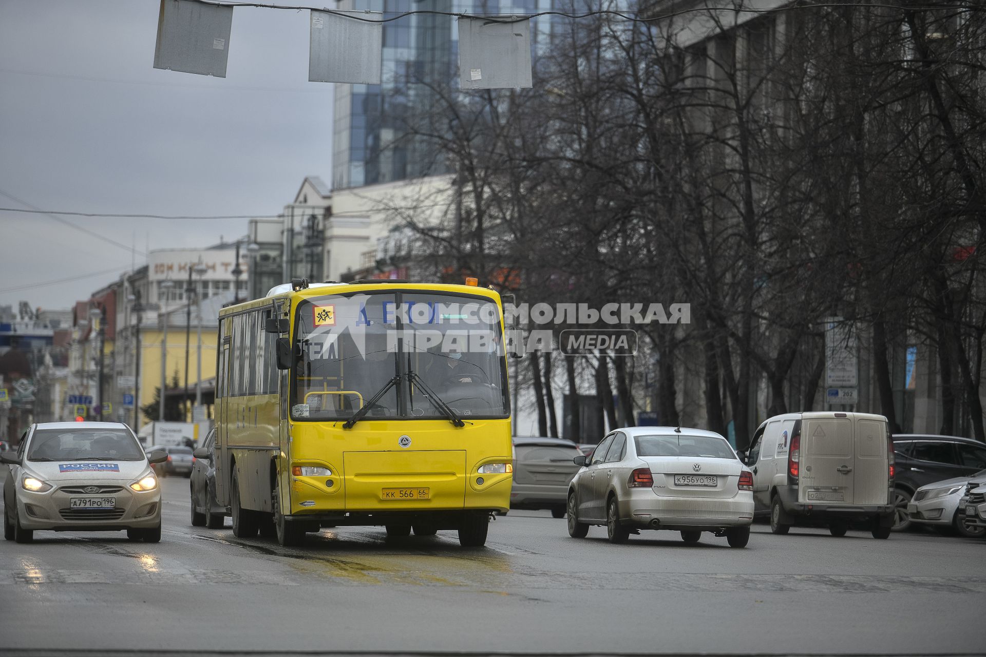 Екатеринбург. Школьный автобус начал доставлять детей в школу№55 из отдаленных районов города