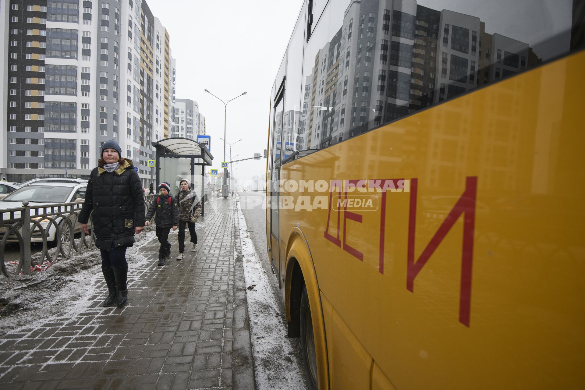 Екатеринбург. Школьный автобус начал доставлять детей в школу№55 из отдаленных районов города