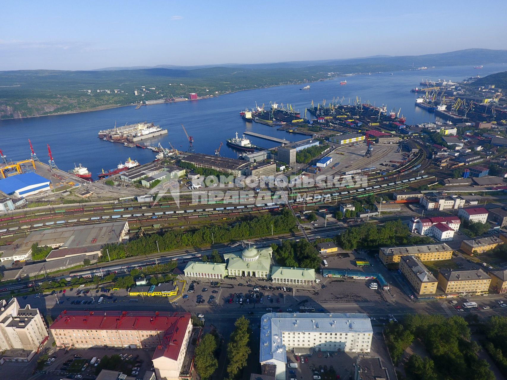 Мурманск. Вид на железнодорожный вокзал.