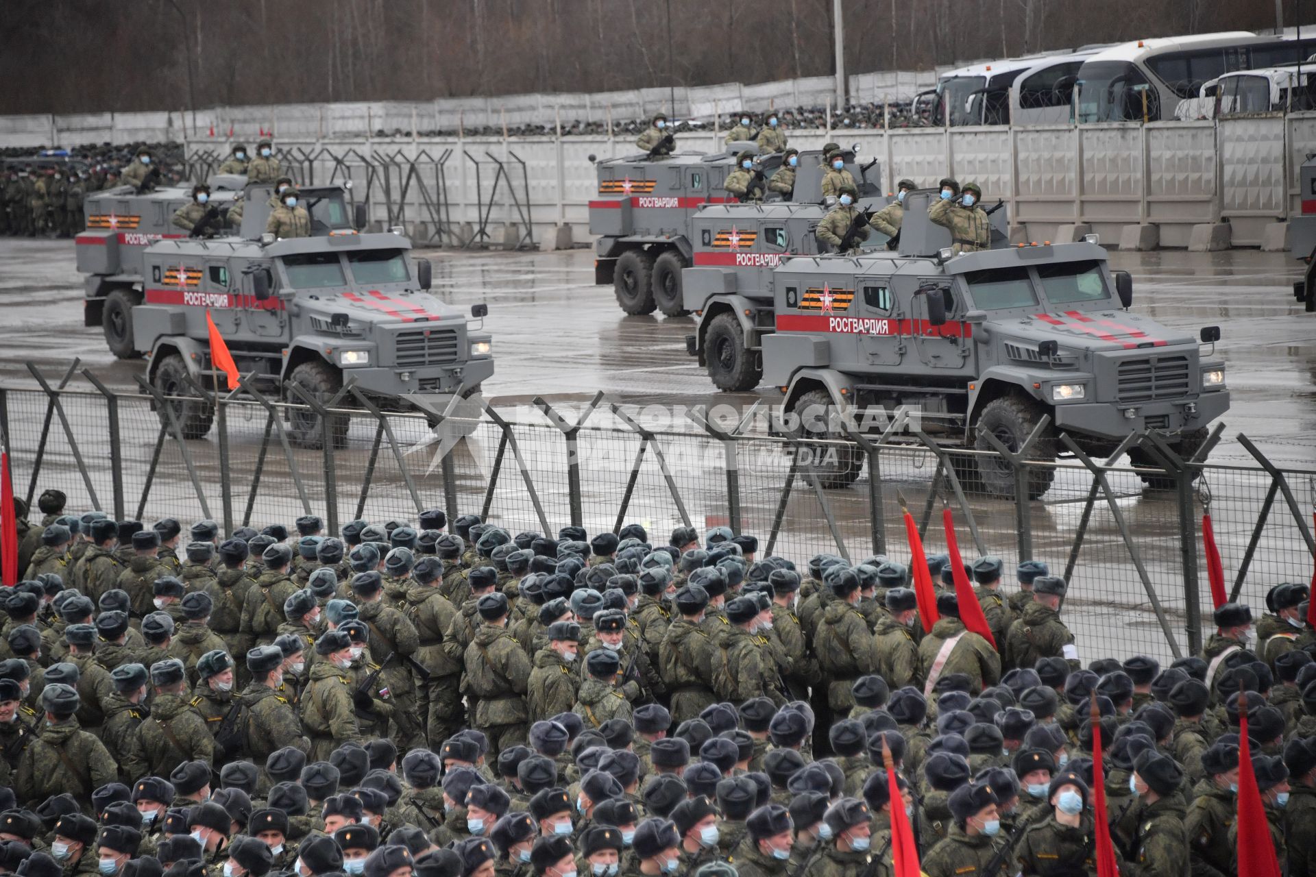 Алабино. Бронированный корпусной автомобиль (БКА)  Патруль во время первой совместной репетиции пеших расчетов, механизированных колонн и авиации на полигоне Алабино, приуроченной к участию в параде Победы 9 мая.