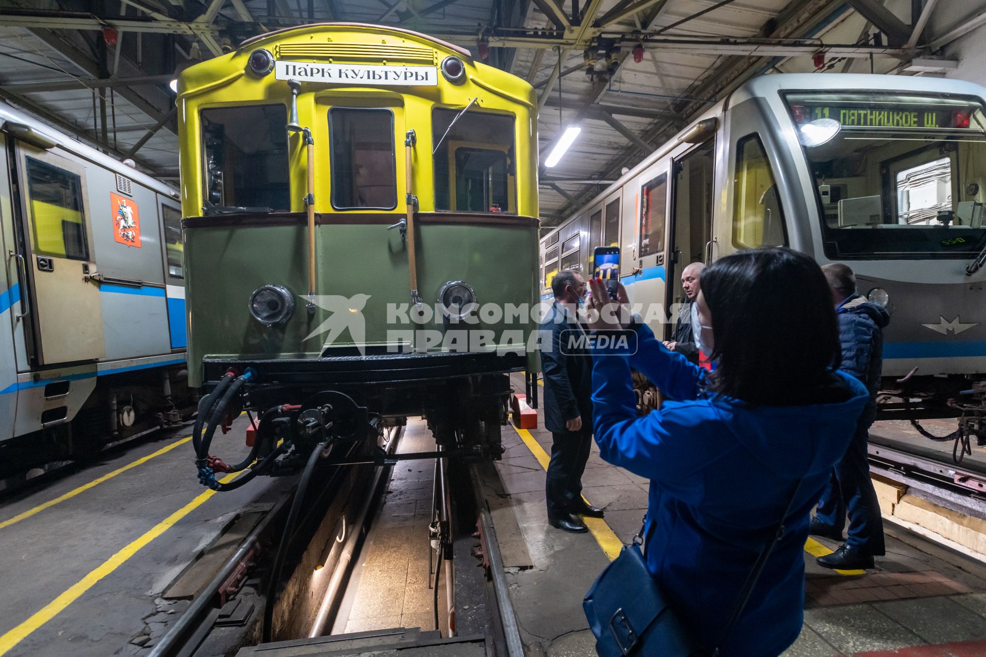 Москва. Вагон метро старого образца в электродепо `Измайлово`.