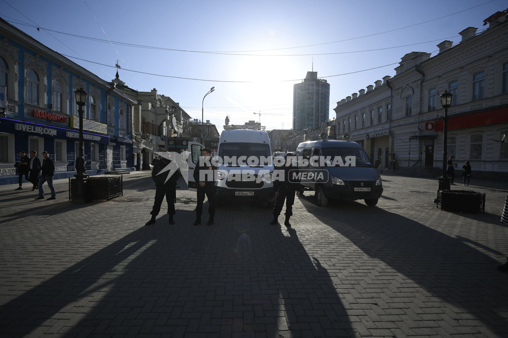 Екатеринбург. Сотрудники полиции готовятся к несогласованному шествию сторонников оппозиционера Алексея Навального