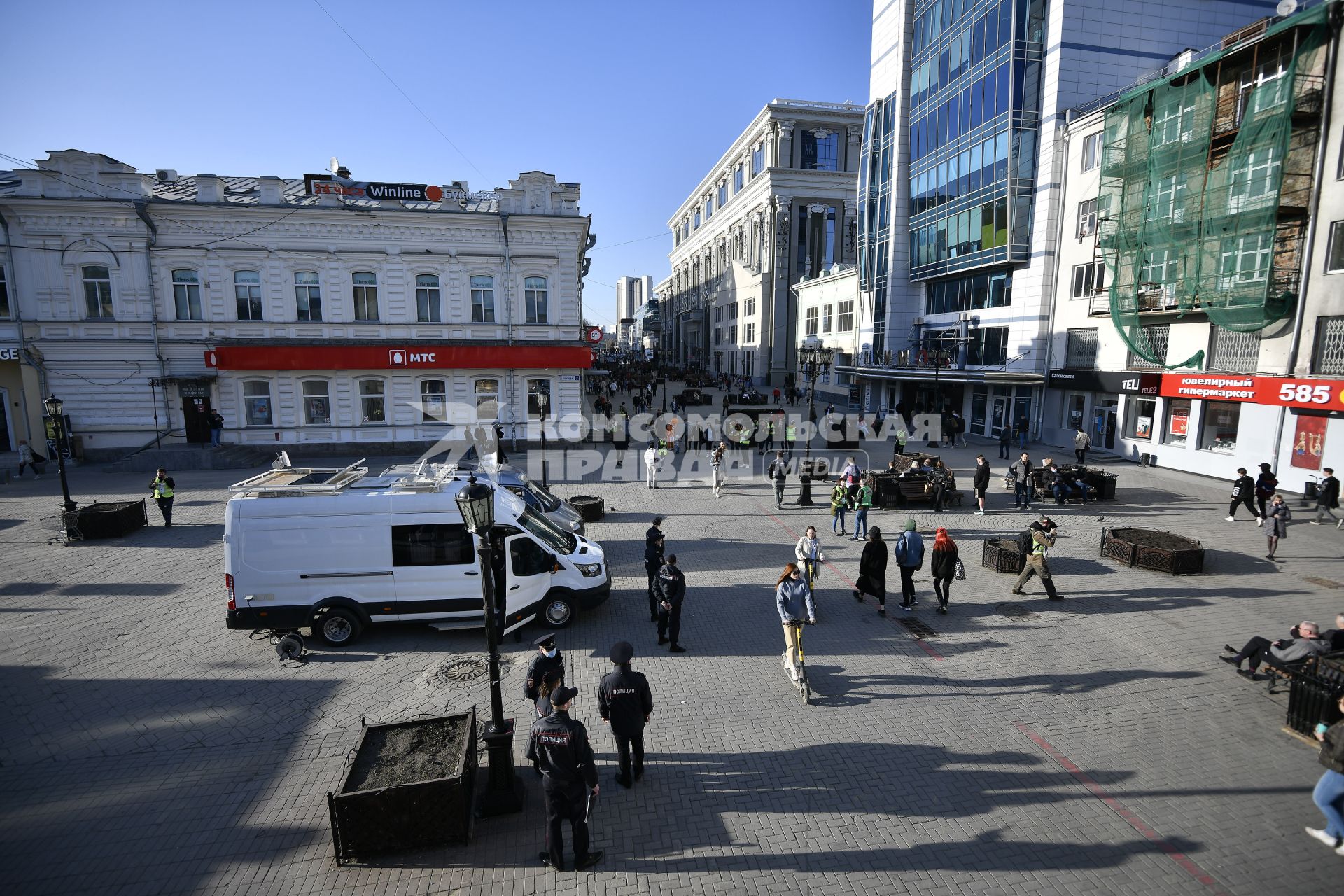 Екатеринбург. Сотрудники полиции готовятся к несогласованному шествию сторонников оппозиционера Алексея Навального