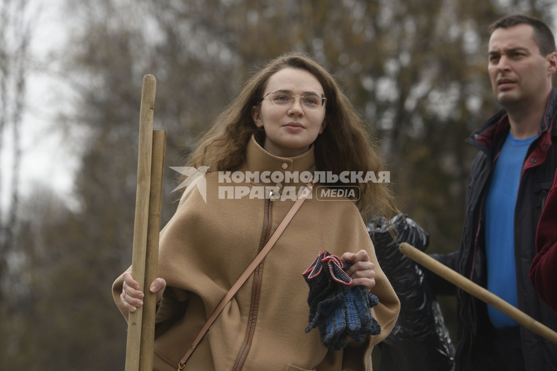 Екатеринбург. Сотрудники администрации города Екатеринбурга вышли на общегородской субботник в Дендрологический парк