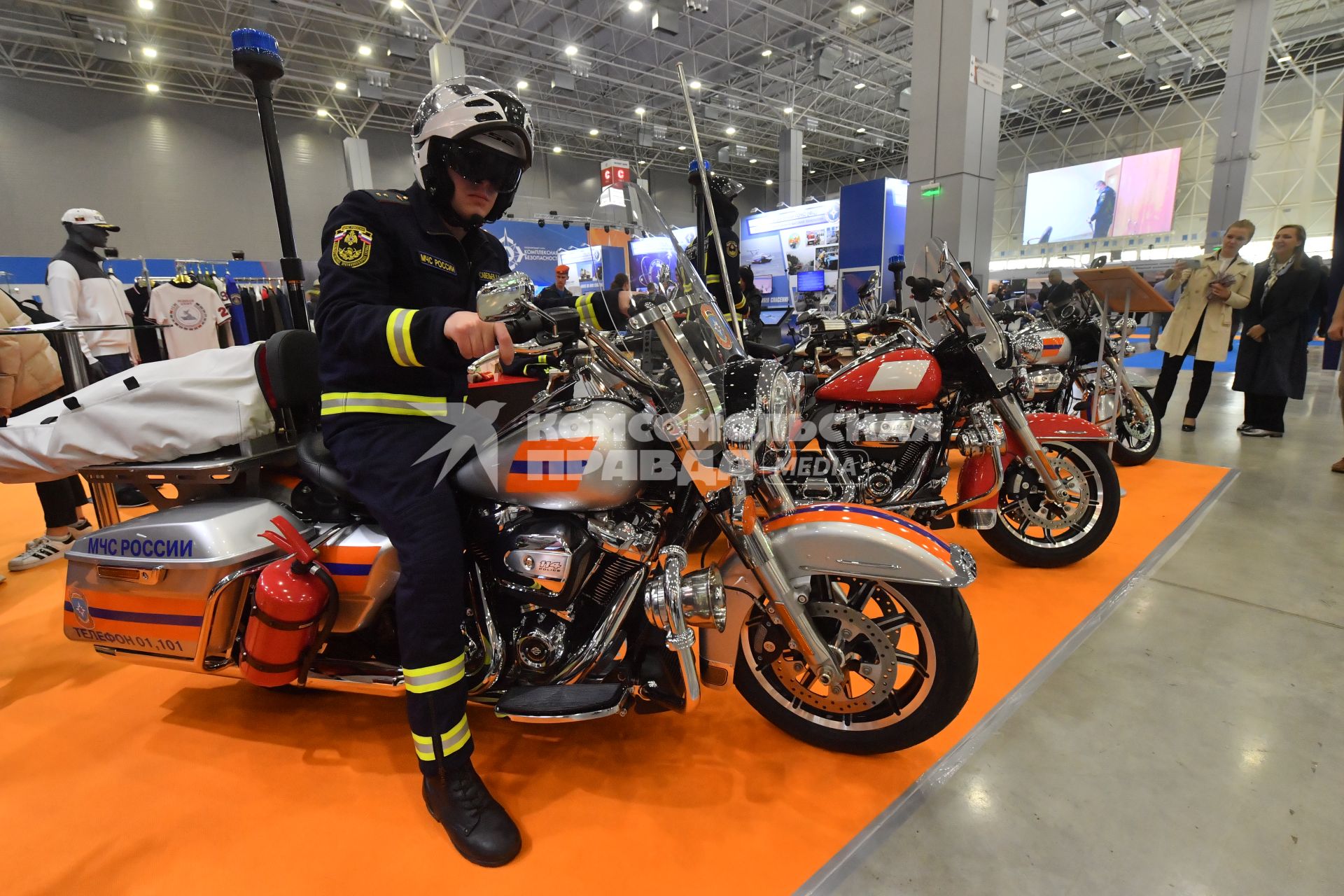 Московская область.   Пожарно-спасательный  мотоцикл для МЧС Harley-Davidson на выставке XIII Международного салона `Комплексная безопасность-2021` в военно-патриотическом парке`Патриот`.