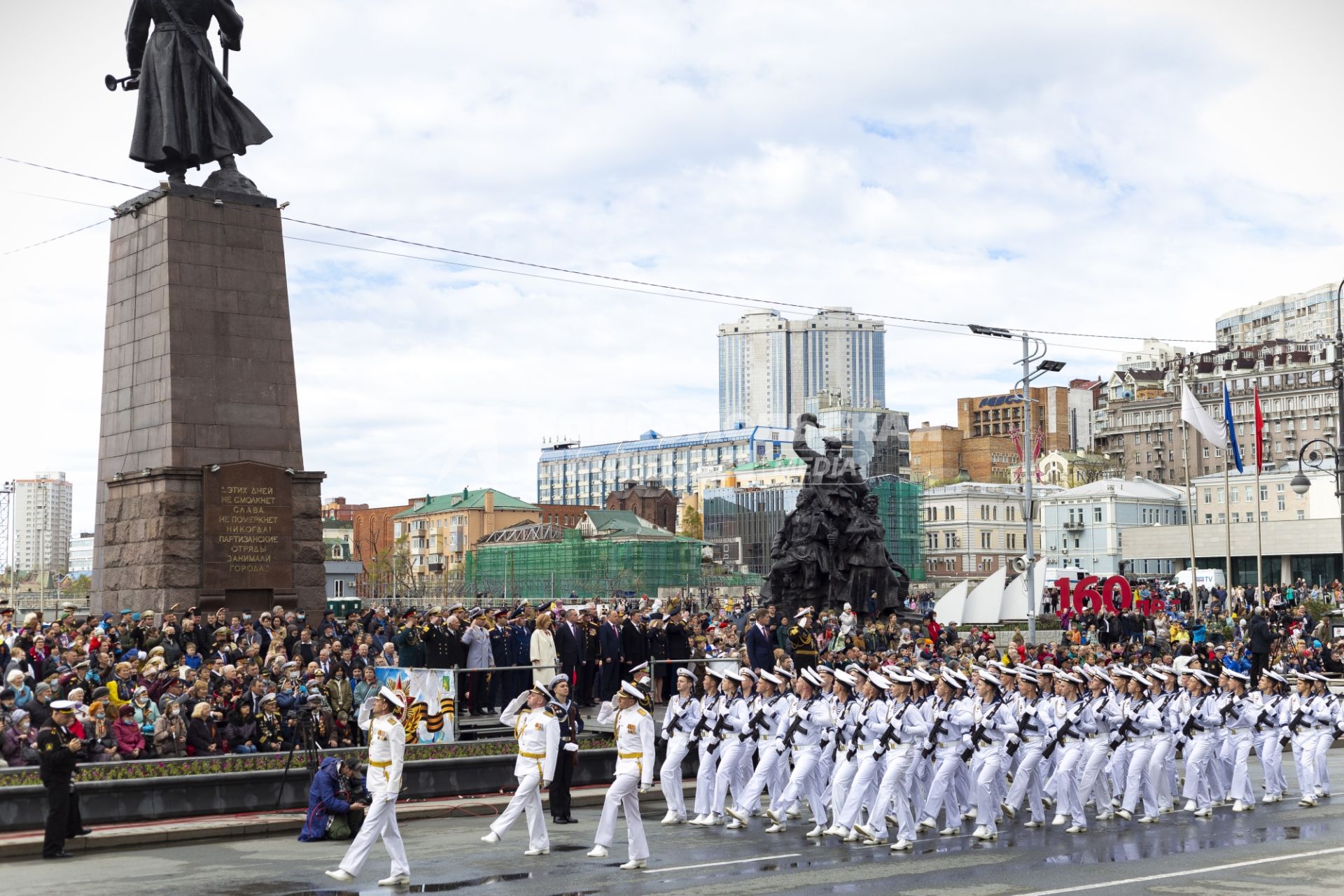 Владивосток.  Военнослужащие парадных расчетов во время парада, посвященного 76-й годовщине Победы в Великой Отечественной войне.