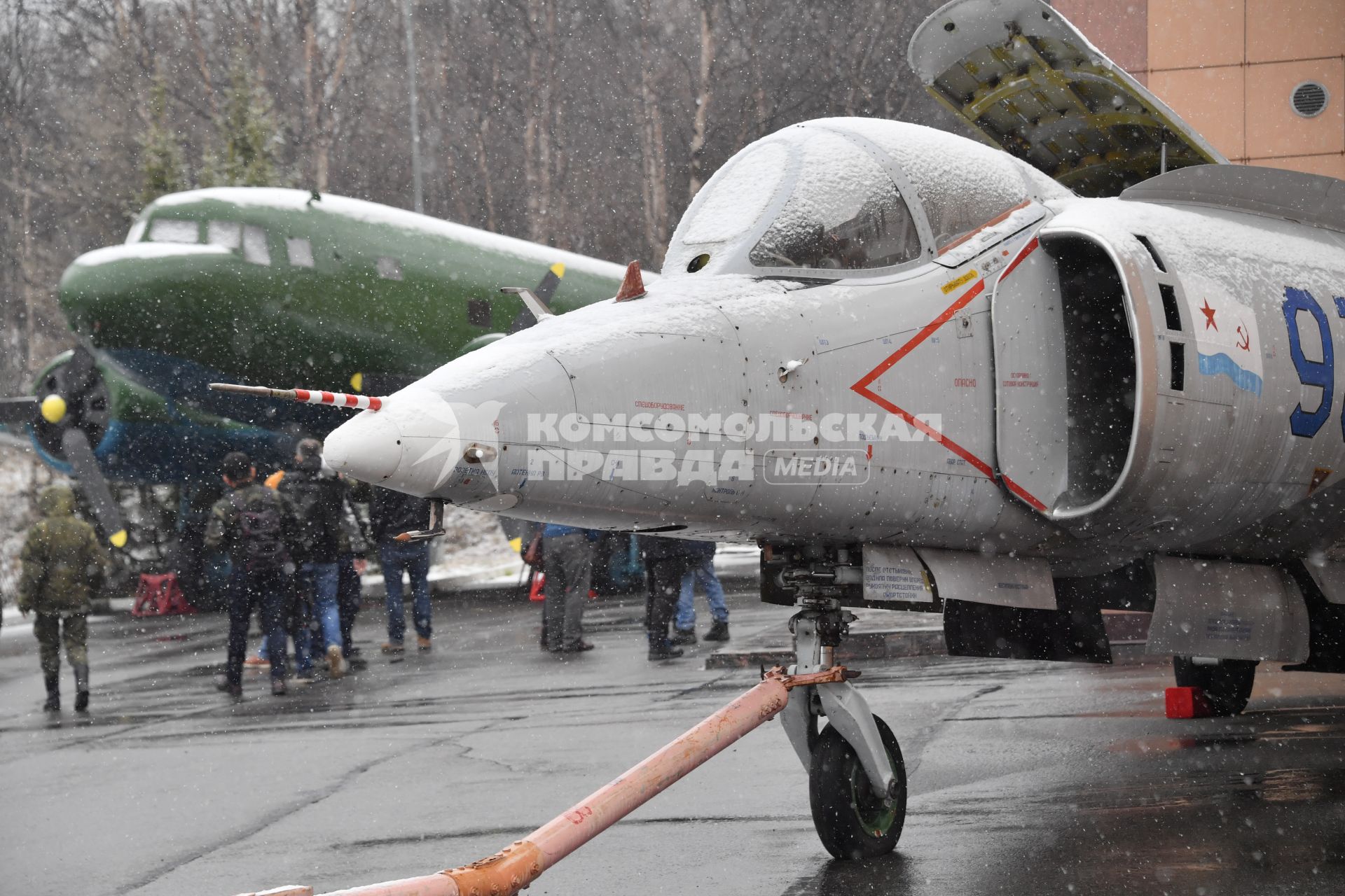 Мурманская область.  Палубный штурмовик Як-38М в экспозиции  музея военно-воздушных сил Северного флота.