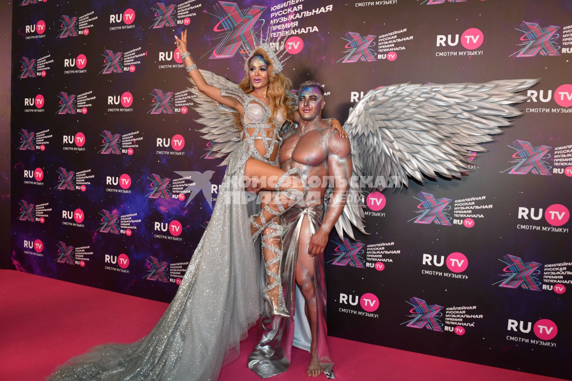 Московская область. Актриса, модель Анна Калашникова на церемонии вручения X Русской музыкальной премии телеканала RU.TV в концертном зале `Крокус Сити Холл`.
