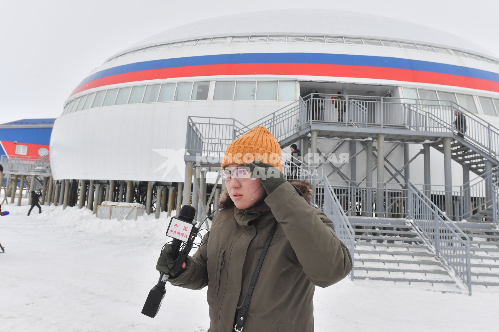 Архангельская область. Китайский журналист на российской военной базе `Арктический трилистник`на острове Земля Александры архипелага Земля Франца-Иосифа.