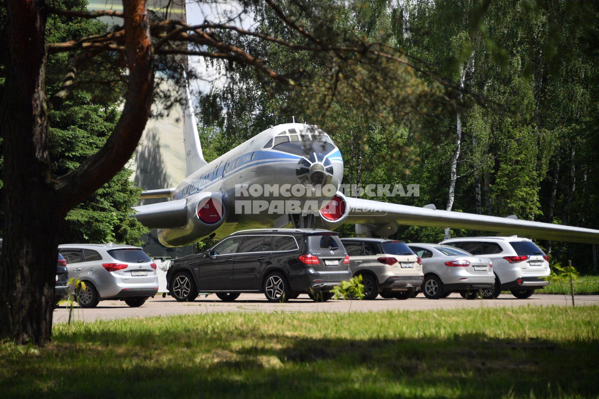 Московская область. Звездный городок. Самолет Ту-104 АК на территории  центра подготовки космонавтов.