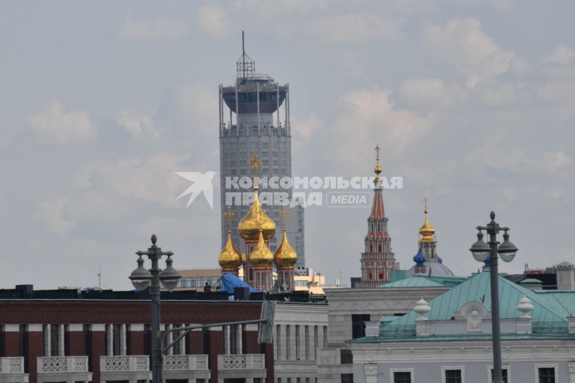 Москва. Башни и купола .