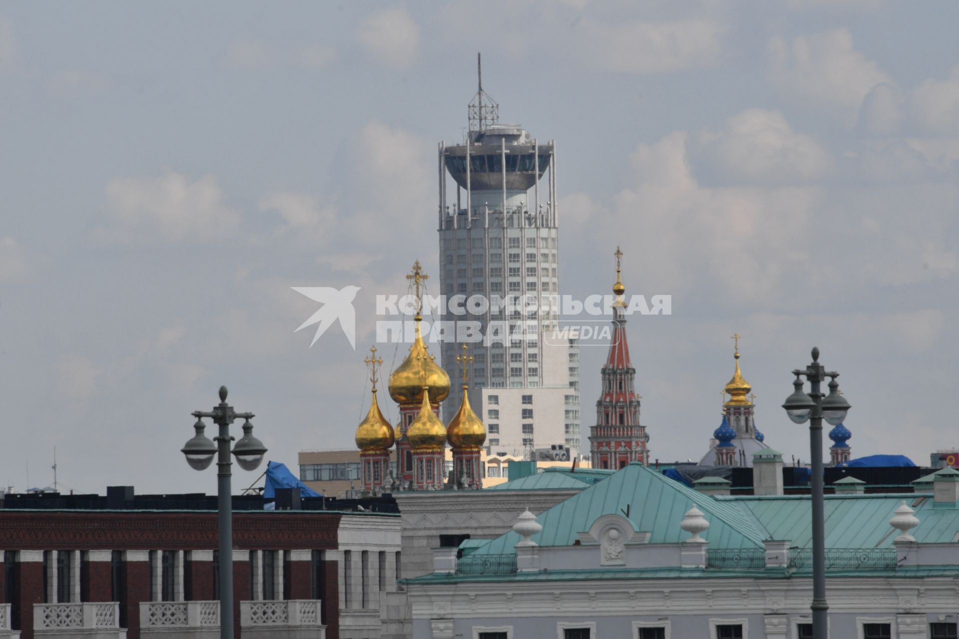 Москва. Башни и купола .