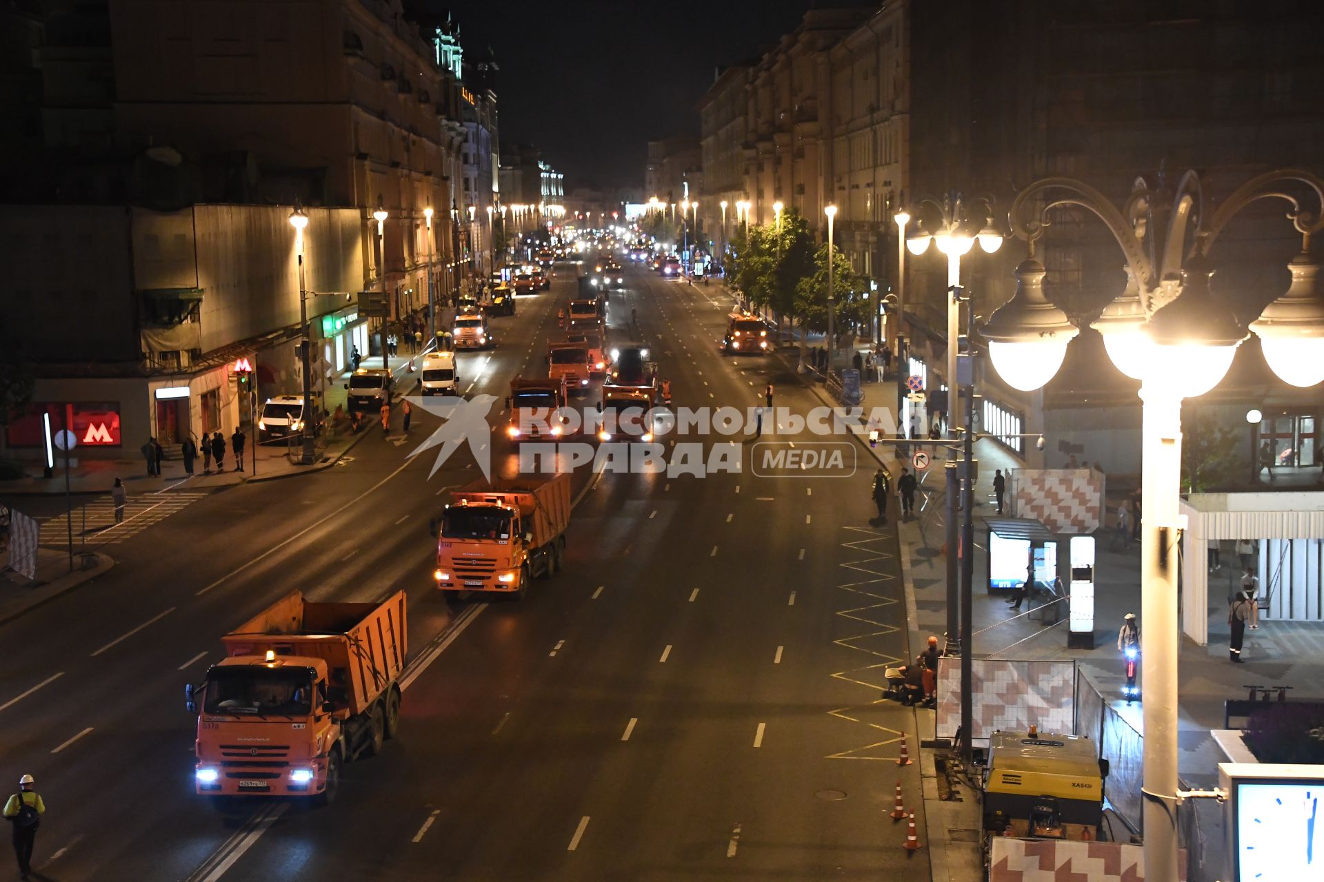 Москва. Работы по замене асфальта на Тверской улице.