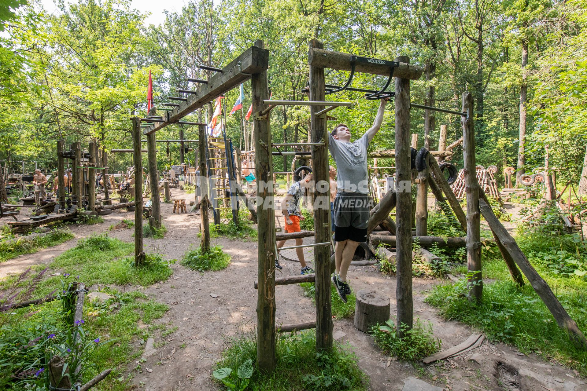 Москва. Спортивная площадка в Тимирязевском парке.