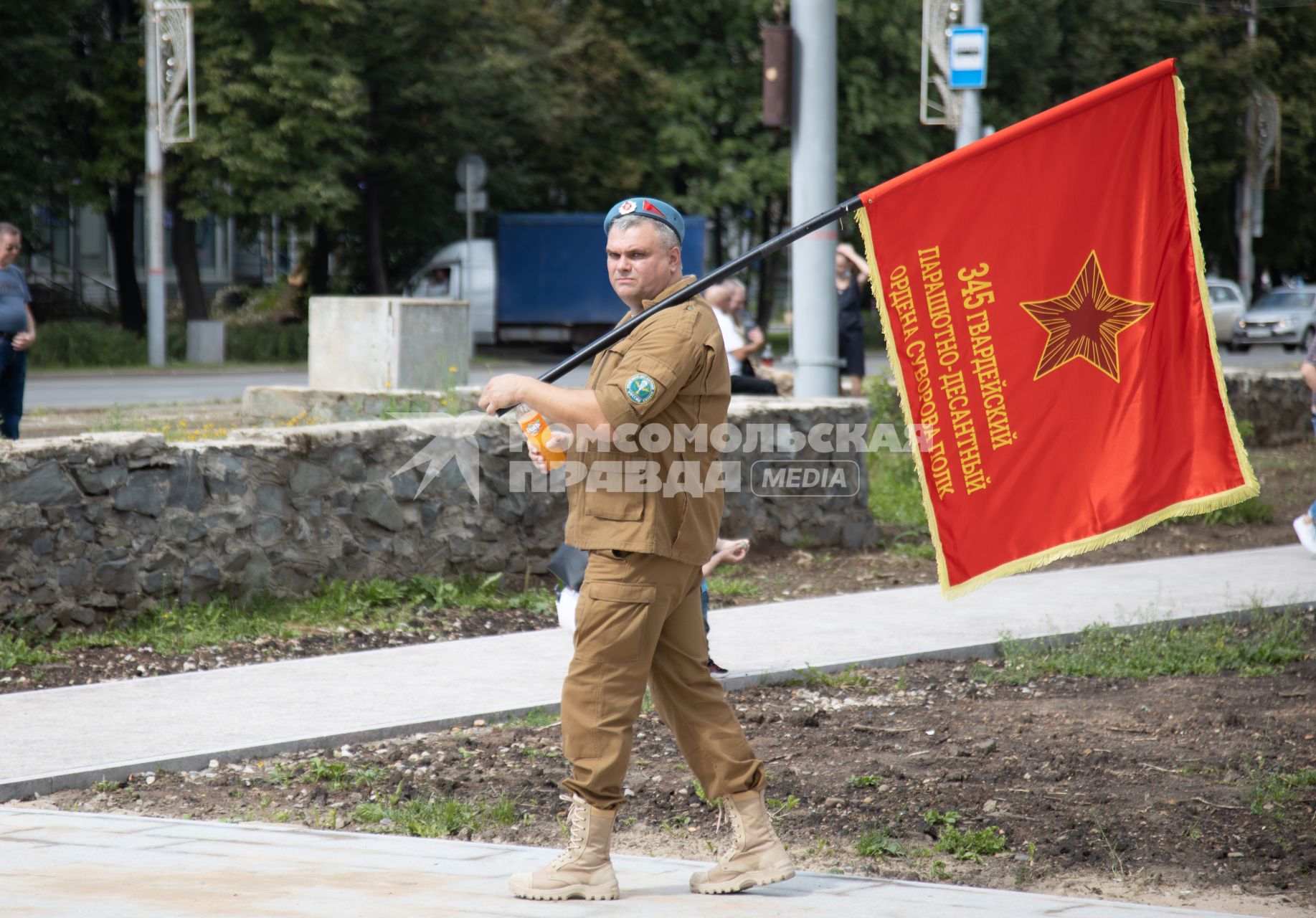 Пермь. Десантник во время празднования Дня Воздушно-десантных войск России.