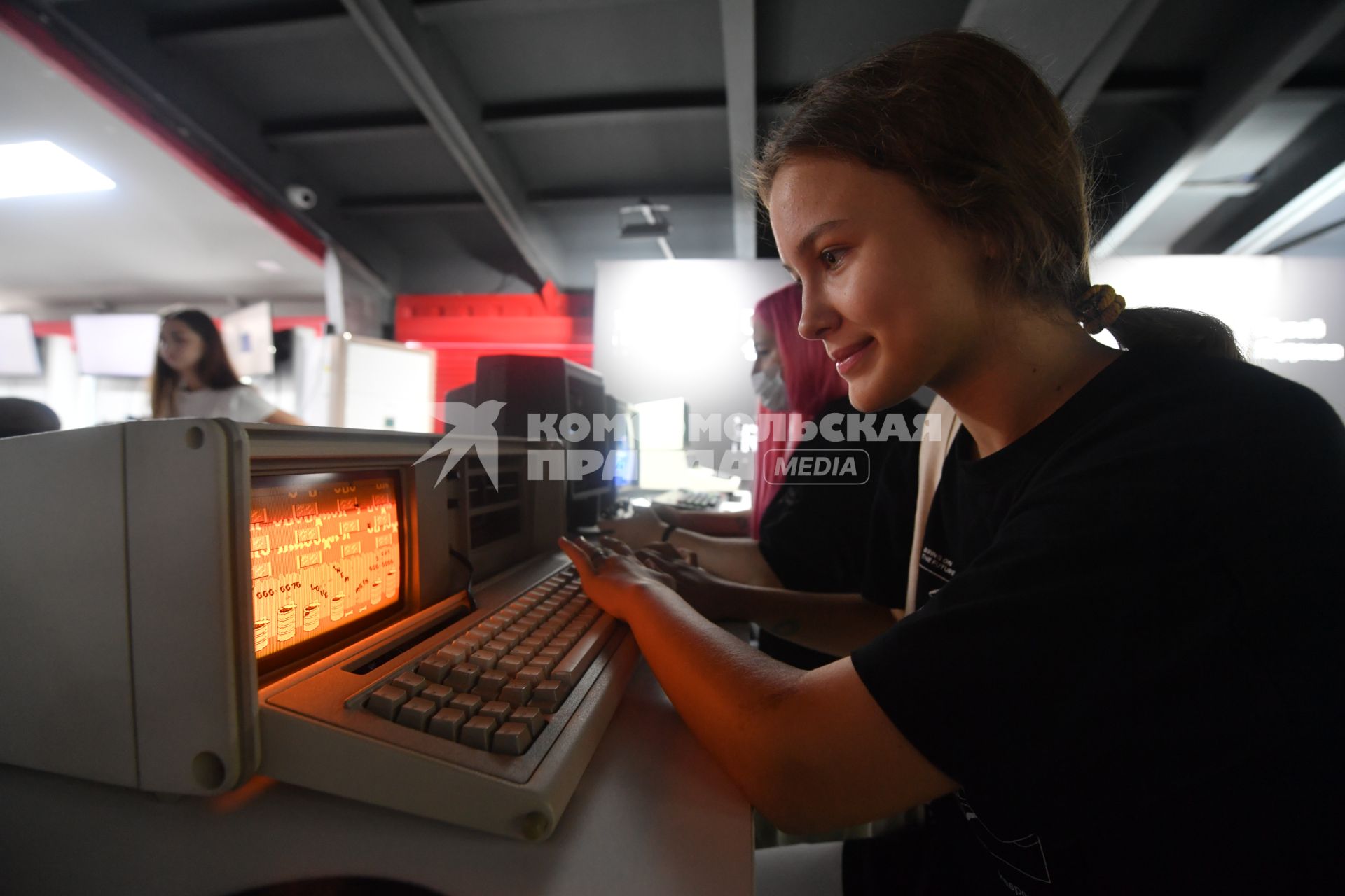 Москва. Посетители на фестивале науки и технологий Geek Picnic.