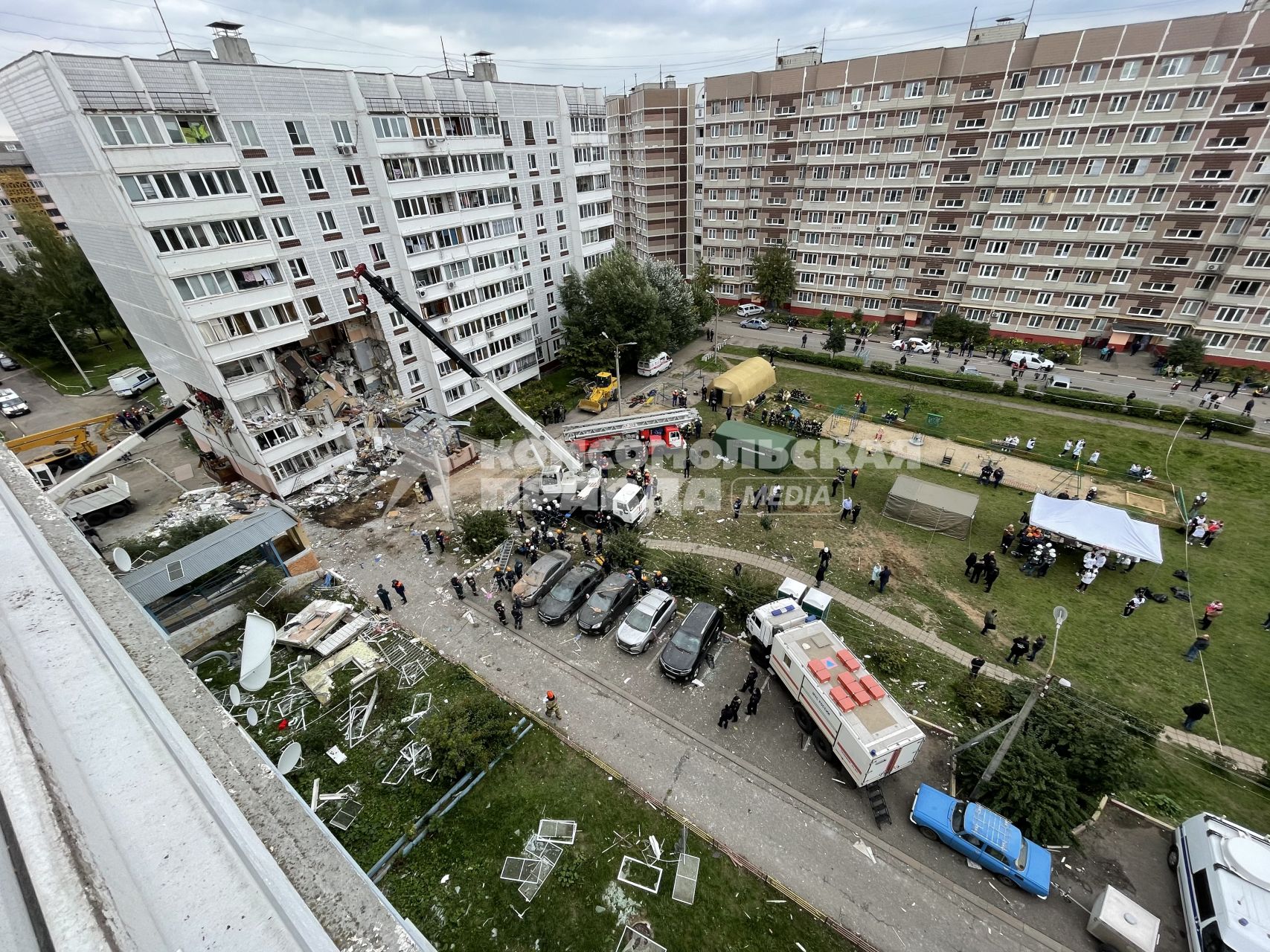 Ногинск. Последствия взрыва газа в девятиэтажном жилом доме 9А на улице `28 июня`.