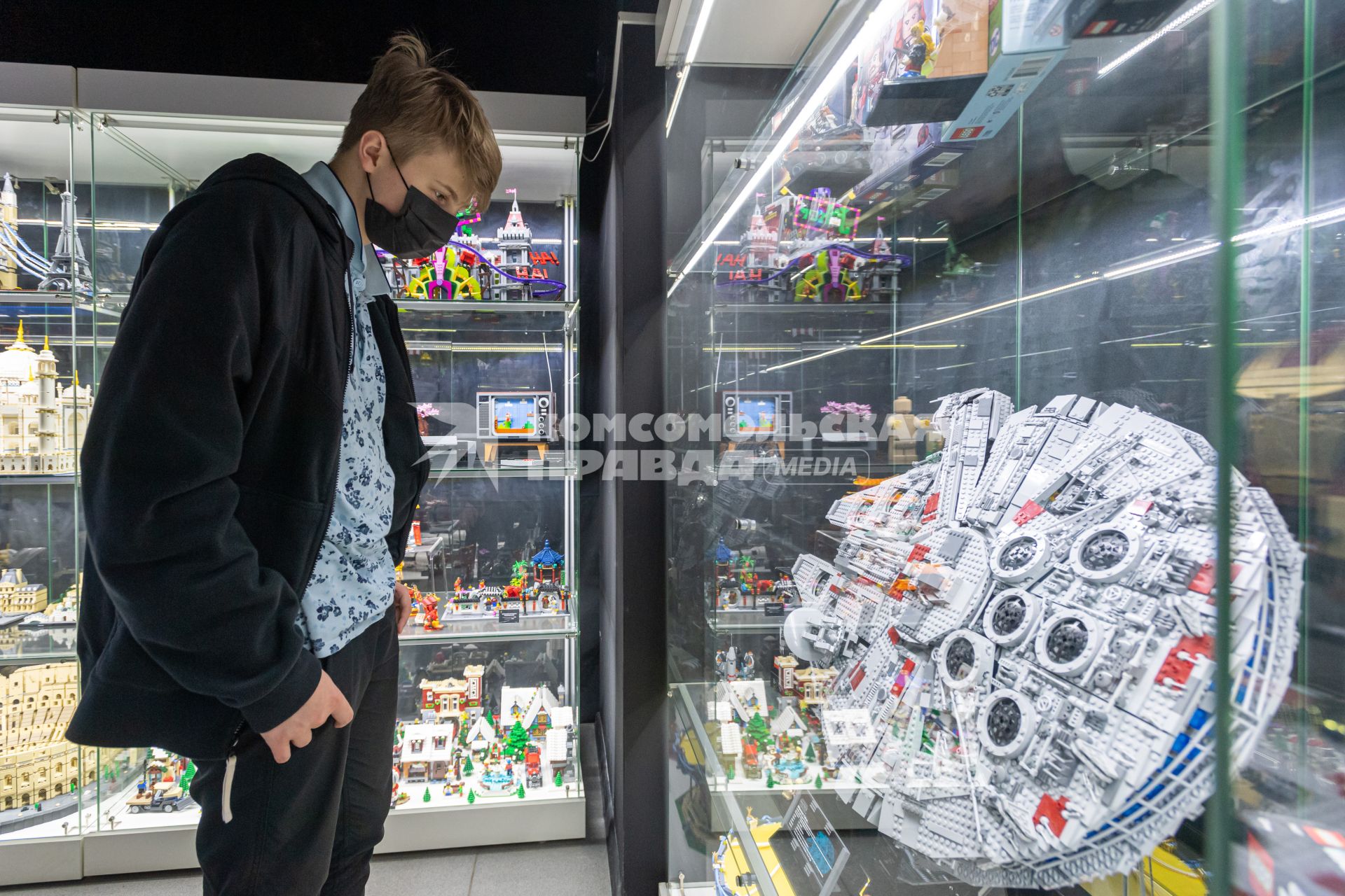 Москва. Музей лего Brick Star в `Неглинной галерее`.