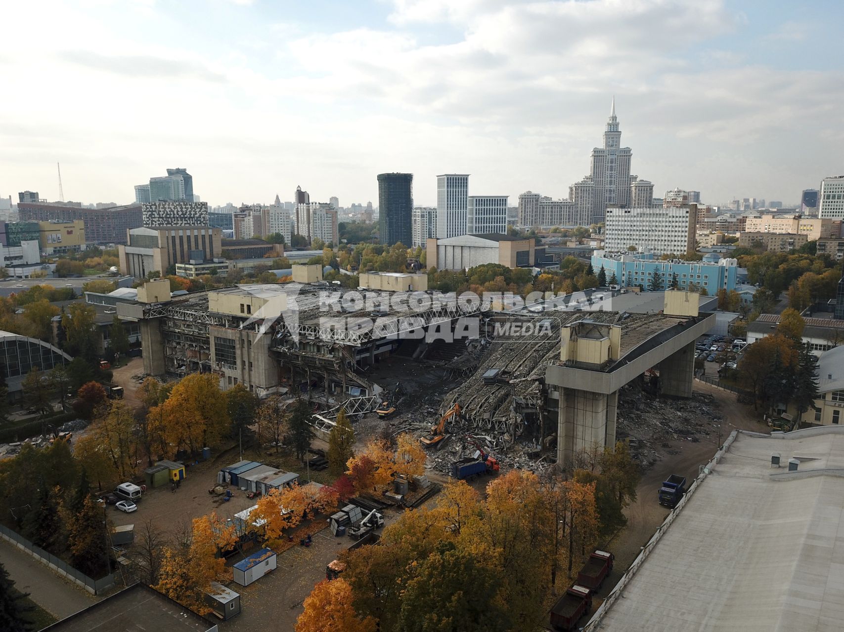 Москва.  Снос здания ледоввого дворца ЦСКА имени Всеволода Боброва на Ленинградском проспекте.