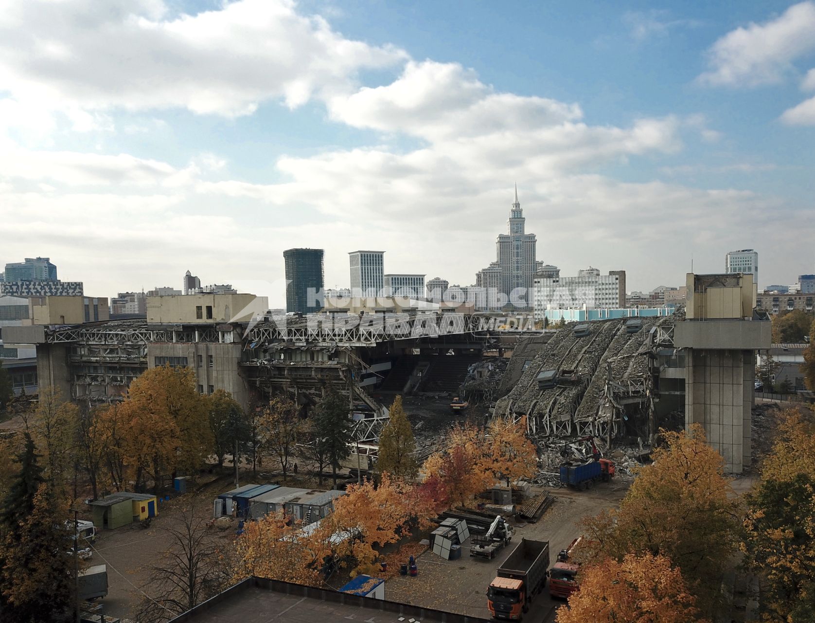 Москва.  Снос здания ледоввого дворца ЦСКА имени Всеволода Боброва на Ленинградском проспекте.