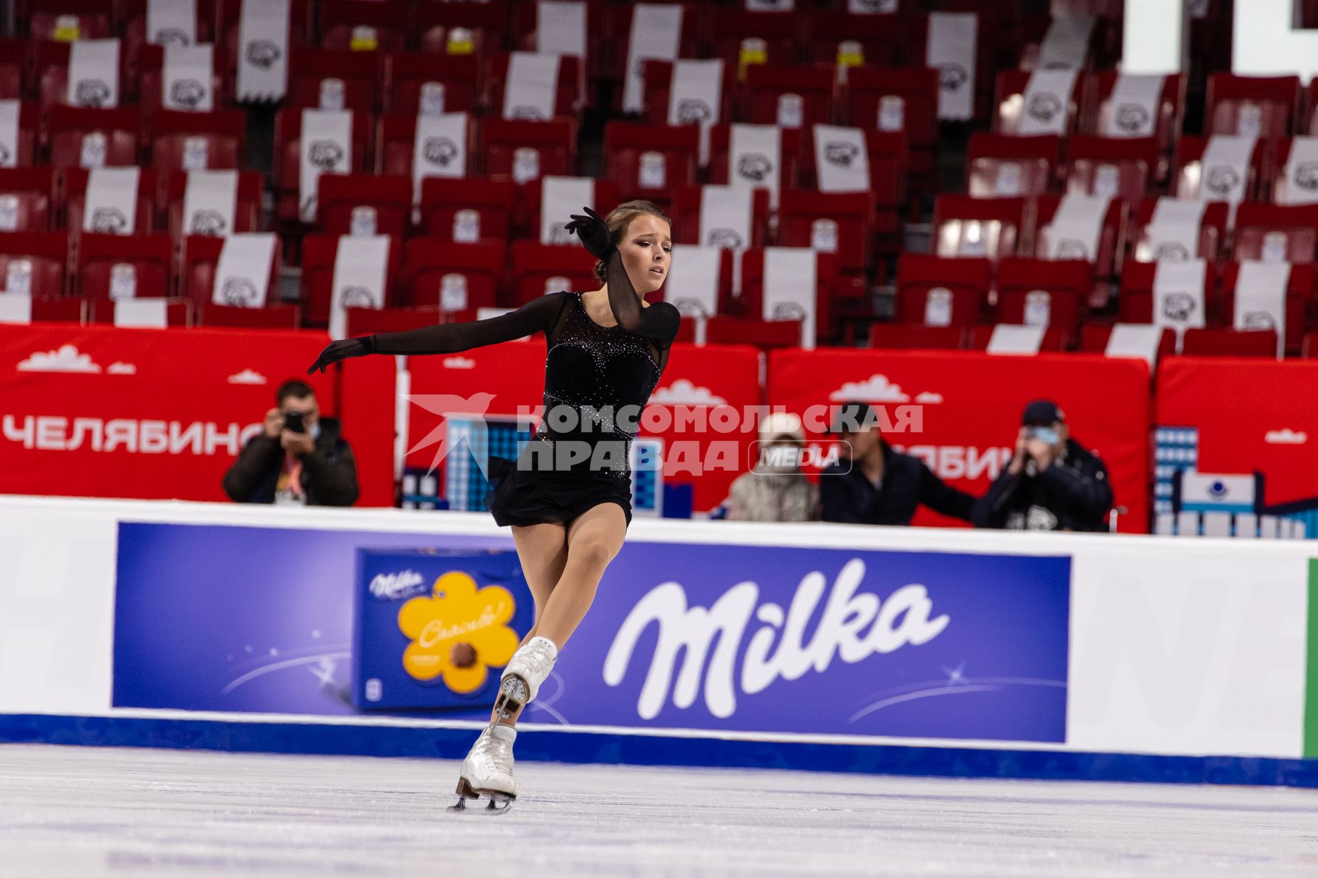 Челябинск. Спортсменка Анна Щербакова во время произвольной программы женского одиночного катания на контрольных прокатах сборной России по фигурному катанию на ледовой арене `Трактор`.