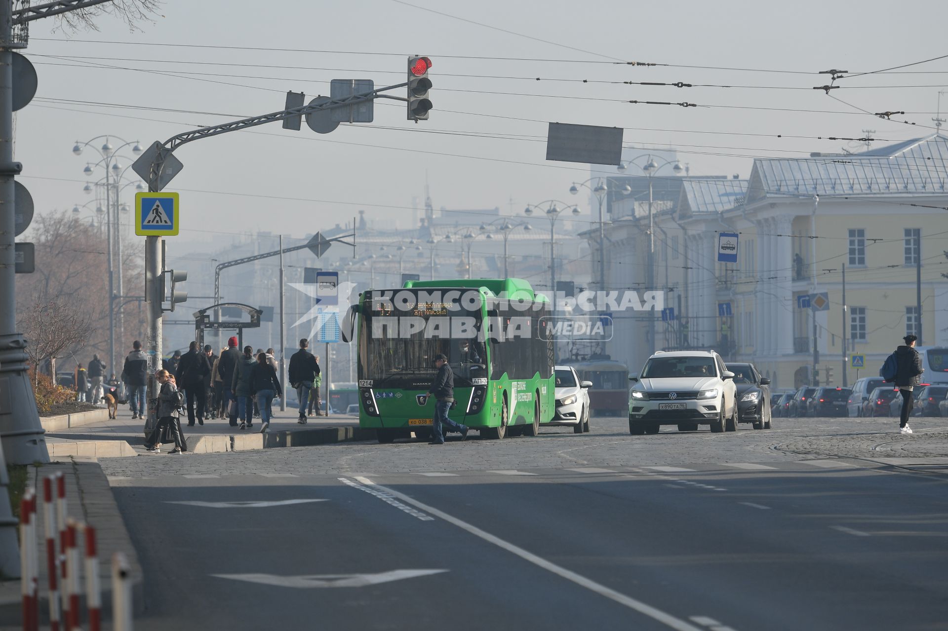 Екатеринбург. Полоса для общественного транспорта на одной из улиц города