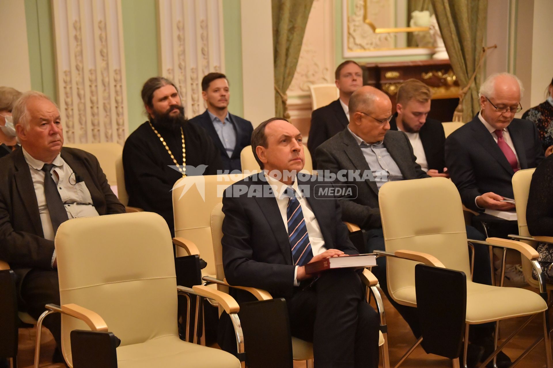 Москва. Глава Фонда  Русский Мир  Вячеслав Никонов  во время торжественного  собрания, посвященного 300-летию Московского Синодального хора.