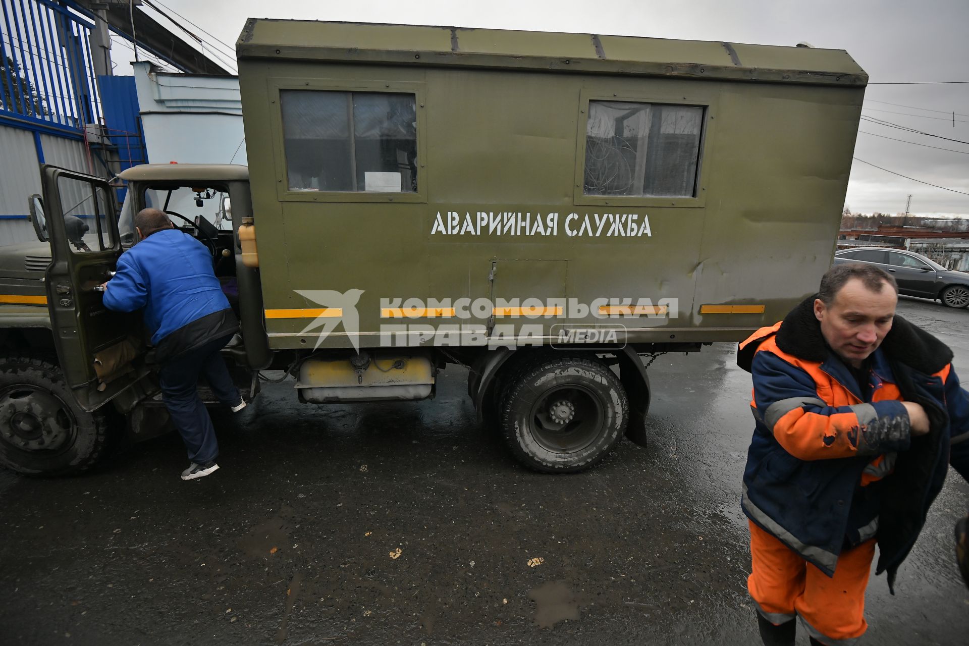 Екатеринбург. Работники аварийной службы горводоканала