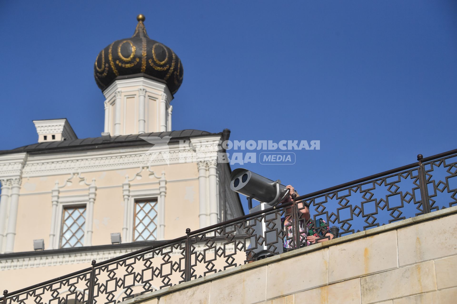 Казань. Дворцовая церковь в Казанском кремле.