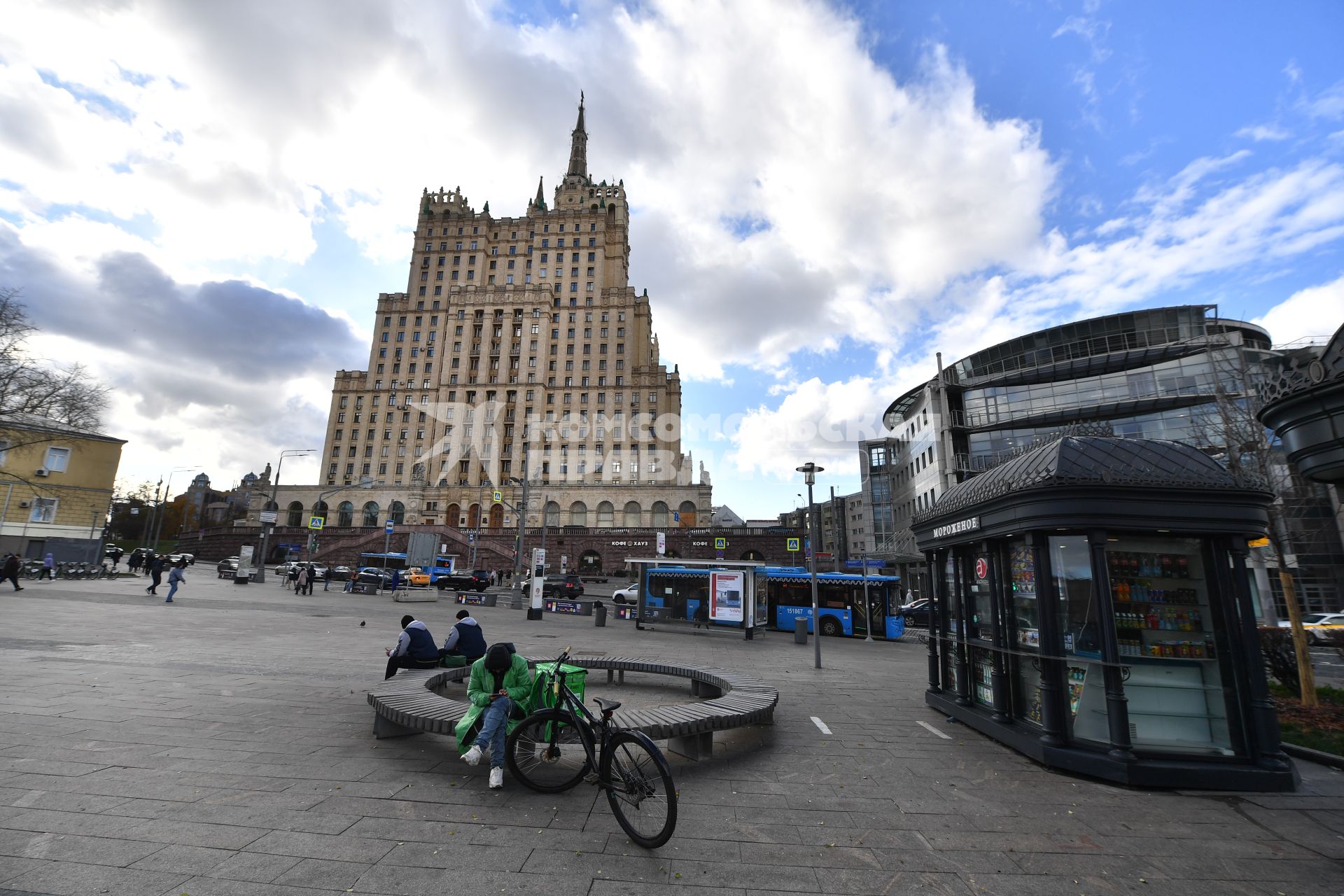 Москва. Высотный дом на Кудринской площади.