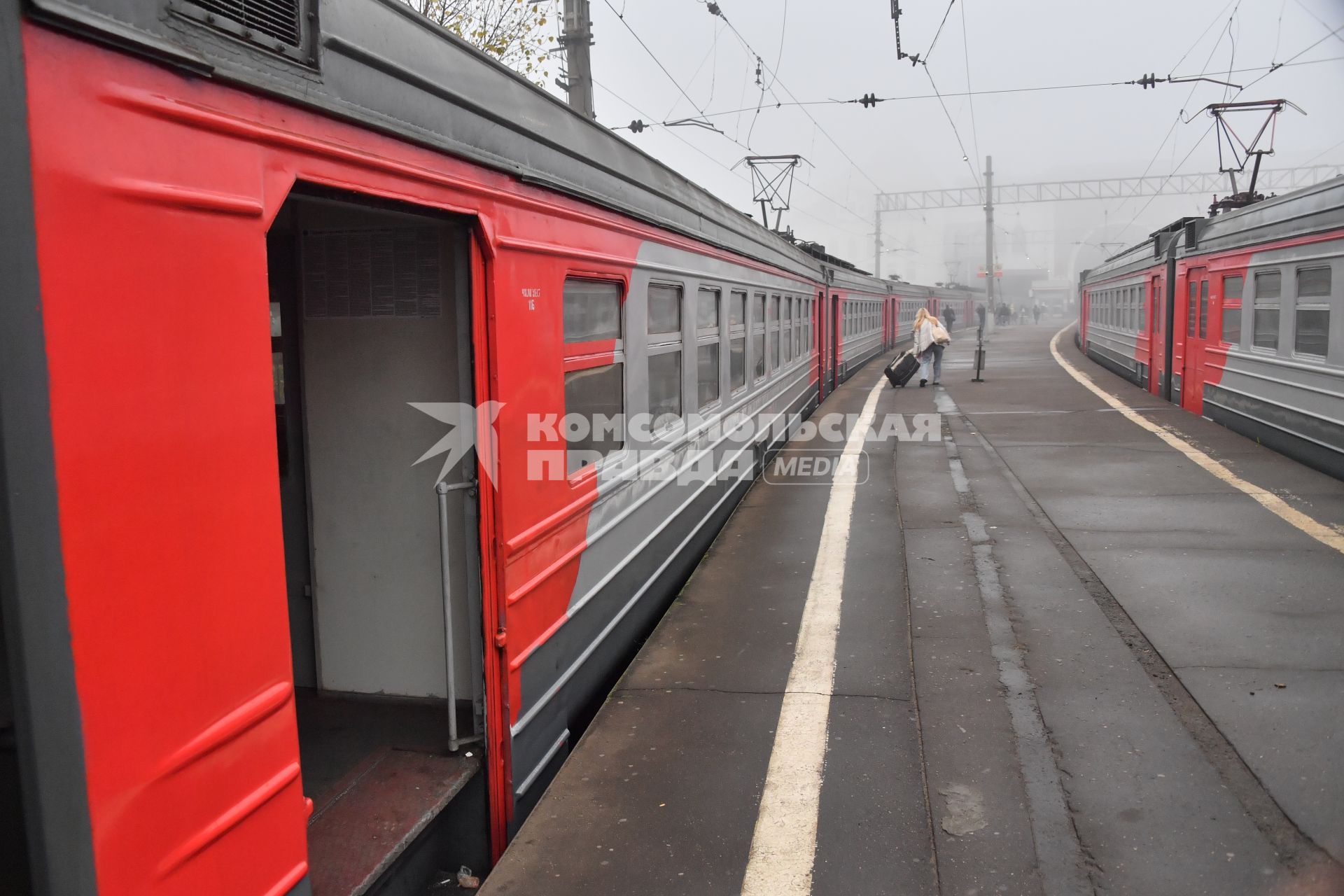 Москва. На перроне Казанского вокзала.