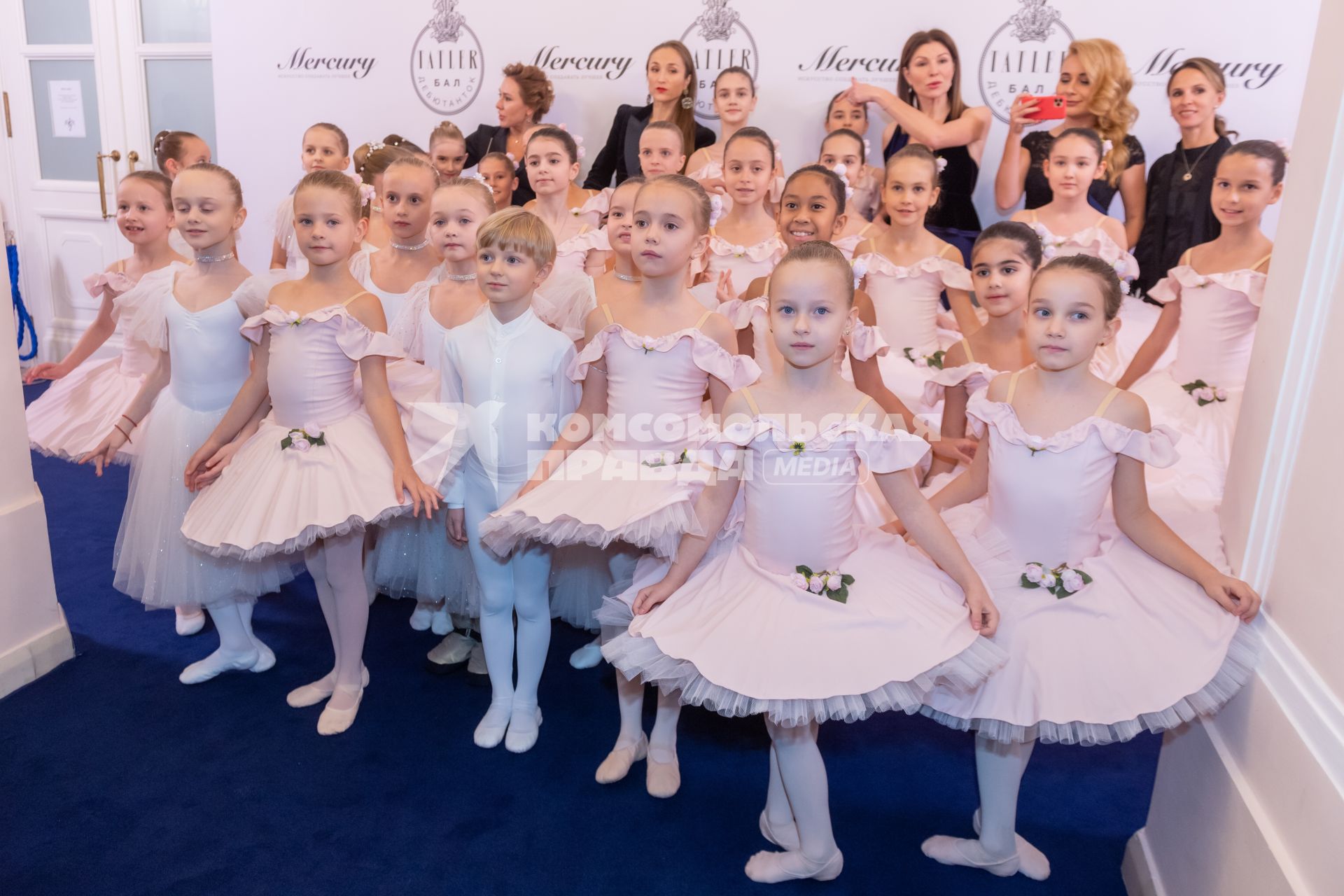 Москва. Дети-участники бала дебютанток журнала Tatler в Доме Пашкова.