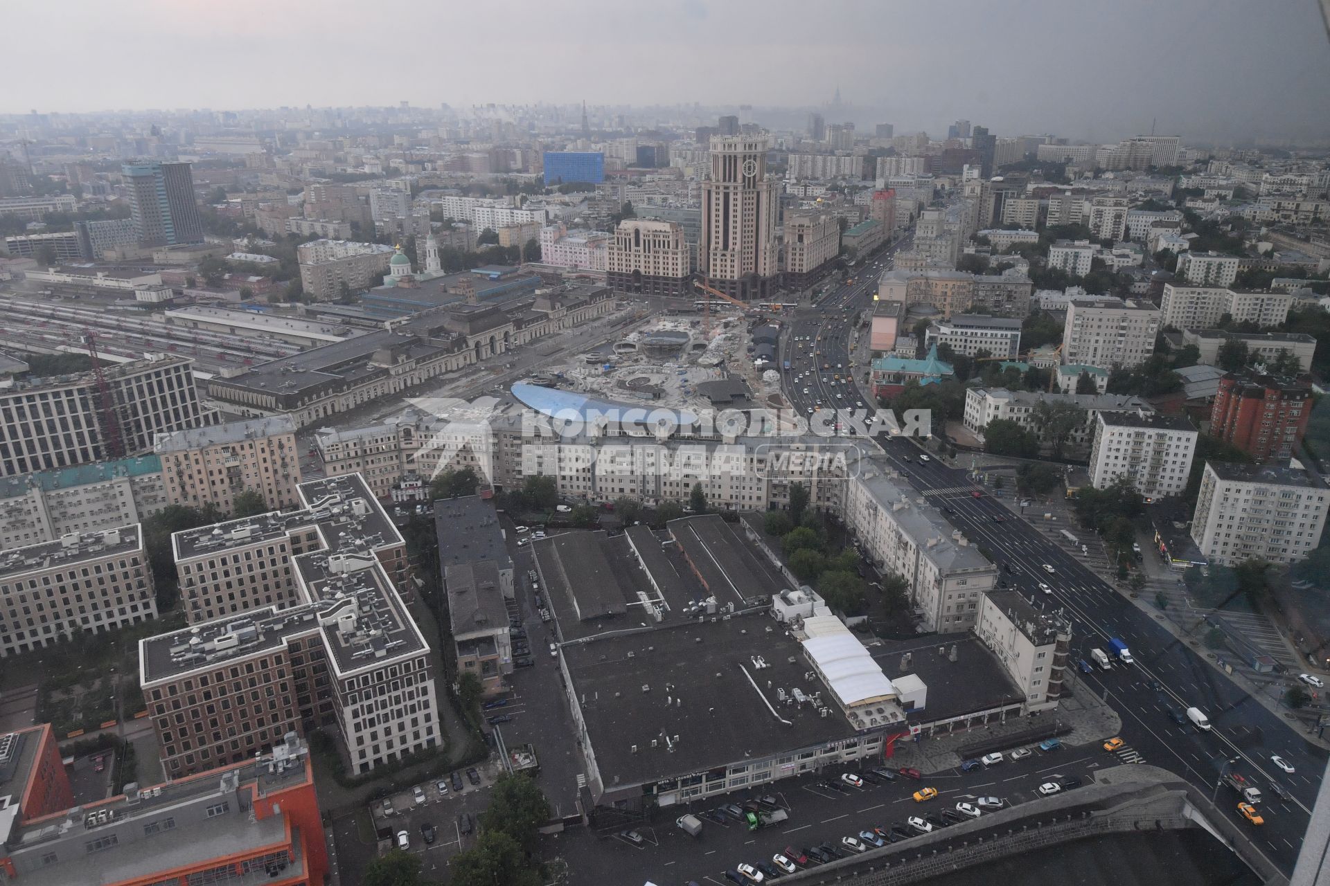 Москва. Вид на город с гостиницы `Красные Холмы`.