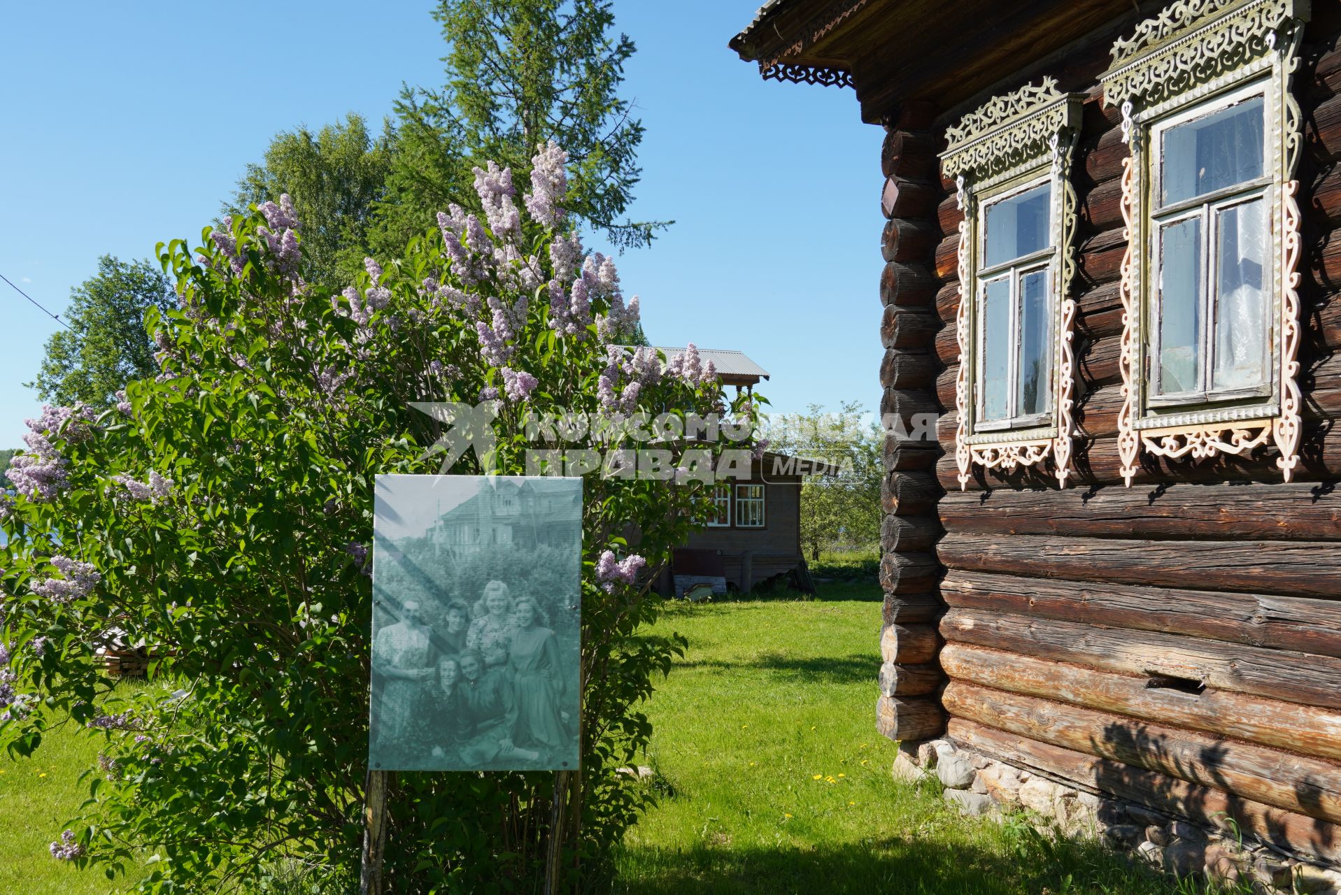 Ярославская область, д. Учма. Фотография с бывшими жителями этой старинной волжской деревни.