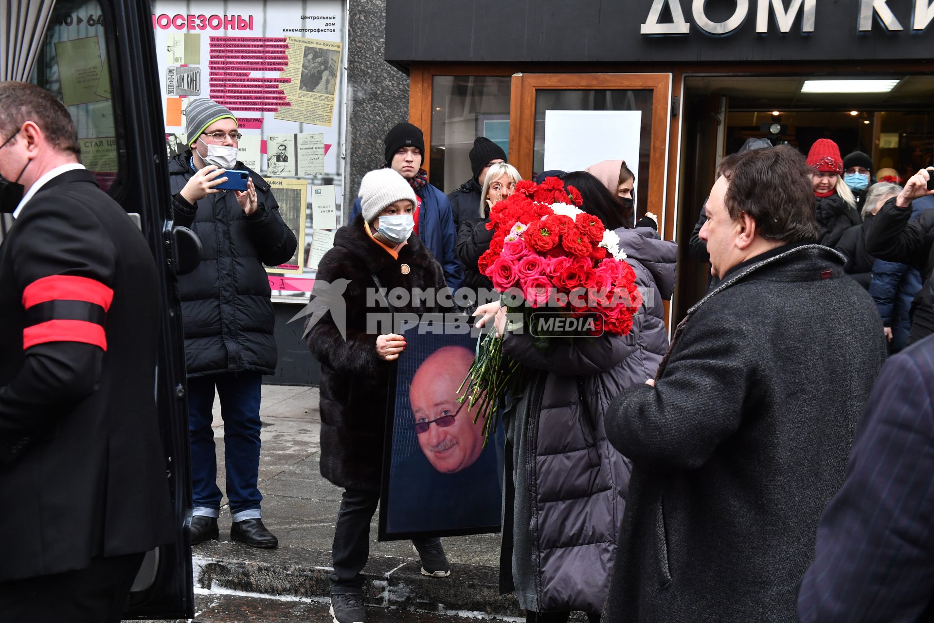 Москва. После церемонии прощания с продюсером, создателем фестиваля `Кинотавр` Марком Рудинштейном в Доме кино.