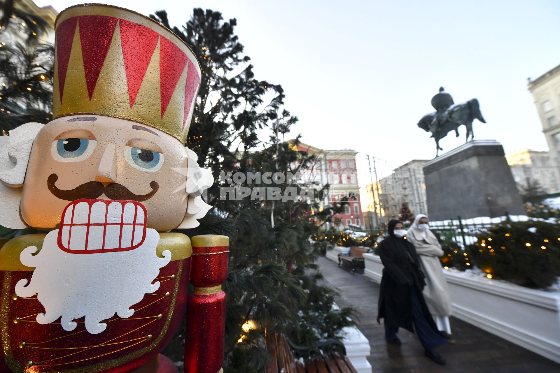 Москва. Во время фестиваля `Путешествие в Рождество` на Тверской площади.