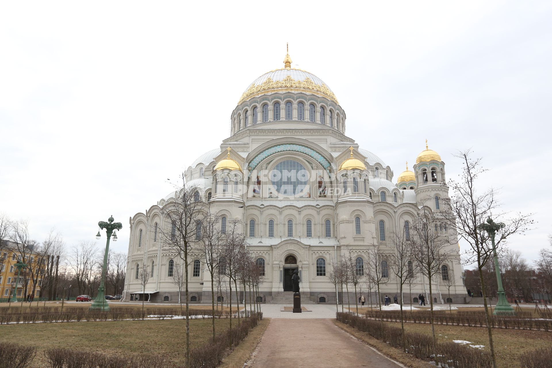 Кронштадт. Морской Никольский Ставропигиальный собор зимой.