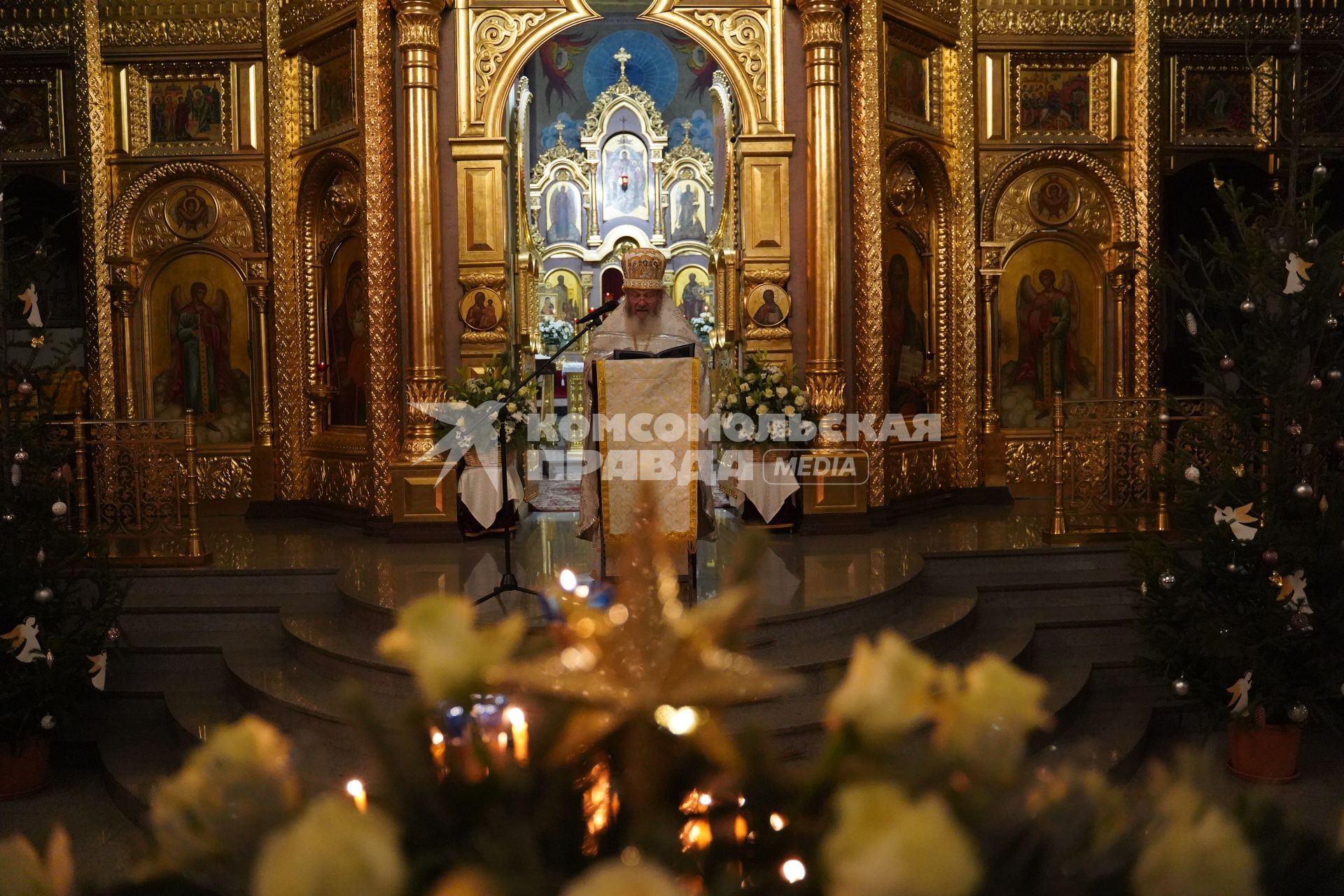 Самара.  Ночная Рождественская  служба в соборе Равноапостольных Кирилла и Мефодия.