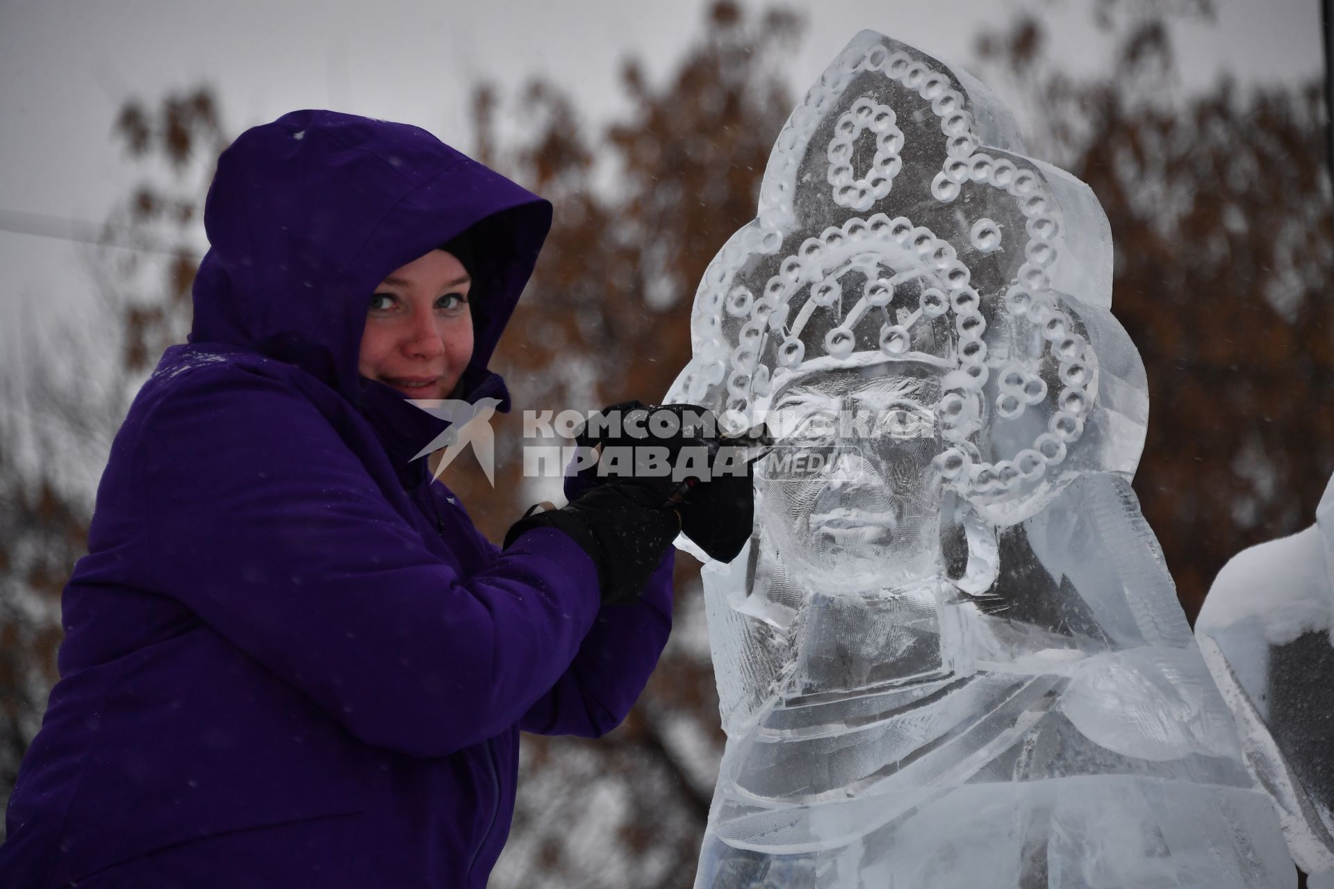 Москва.   Участники фестиваля `Снег и лед в Москве`.